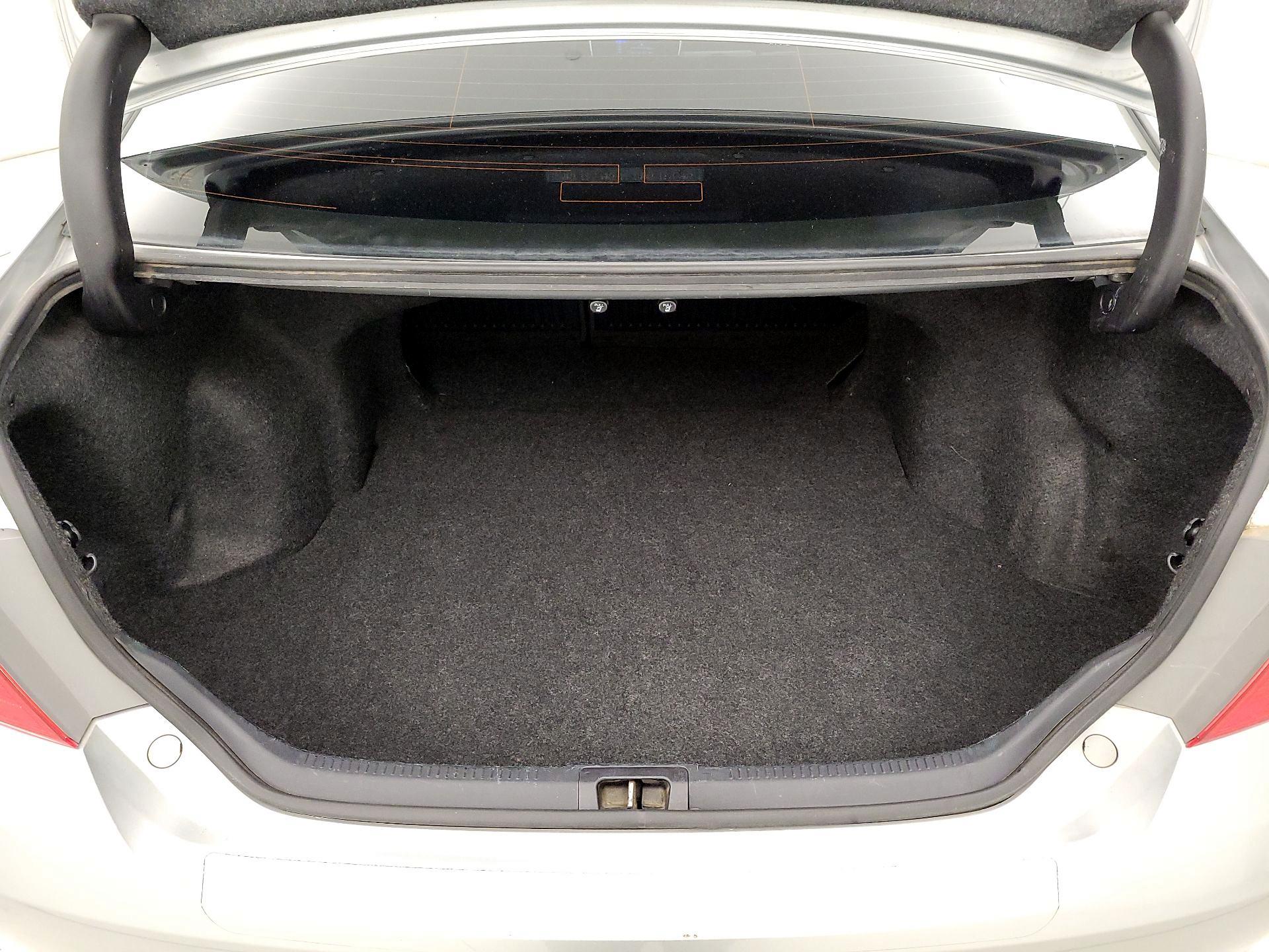 Thumbnail: 2015 Toyota Camry - 18