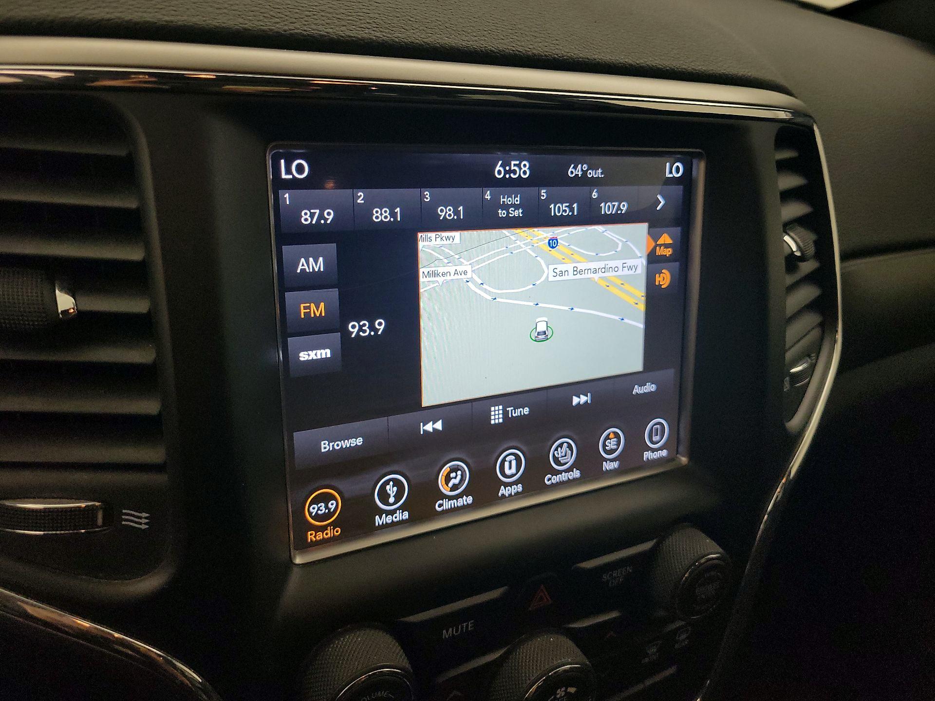 Thumbnail: 2018 Jeep Grand Cherokee - 15