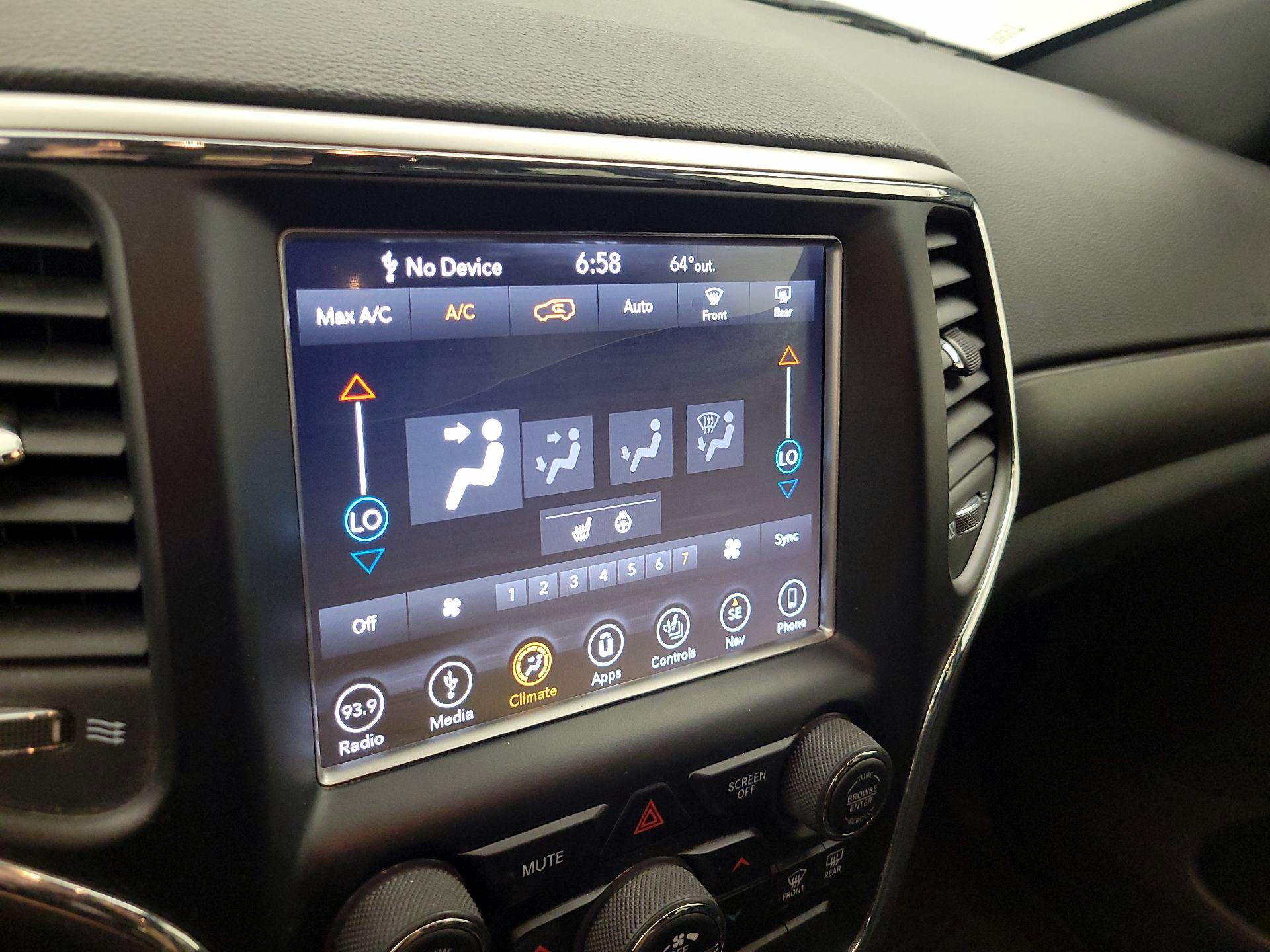 Thumbnail: 2018 Jeep Grand Cherokee - 16