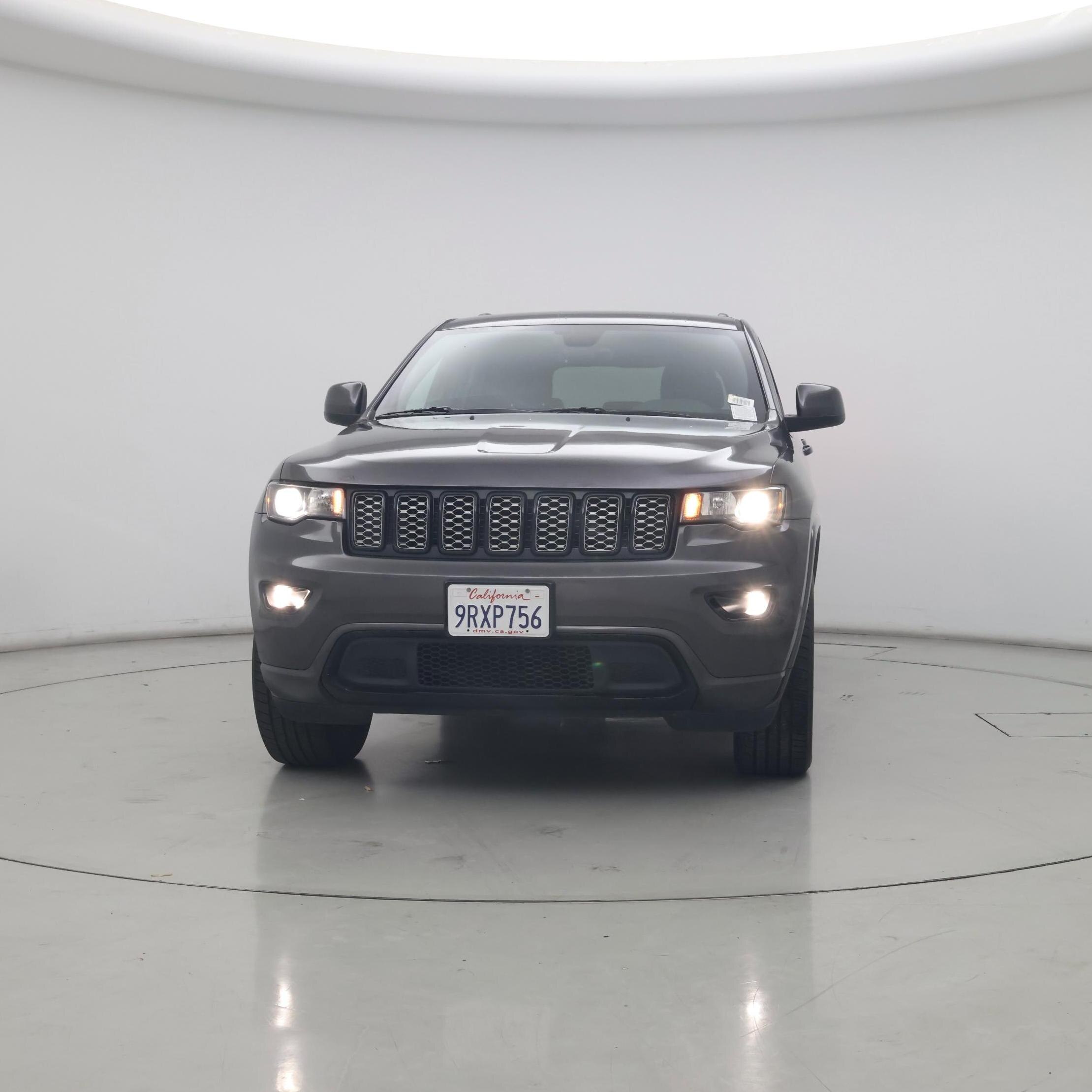 Thumbnail: 2018 Jeep Grand Cherokee - 5