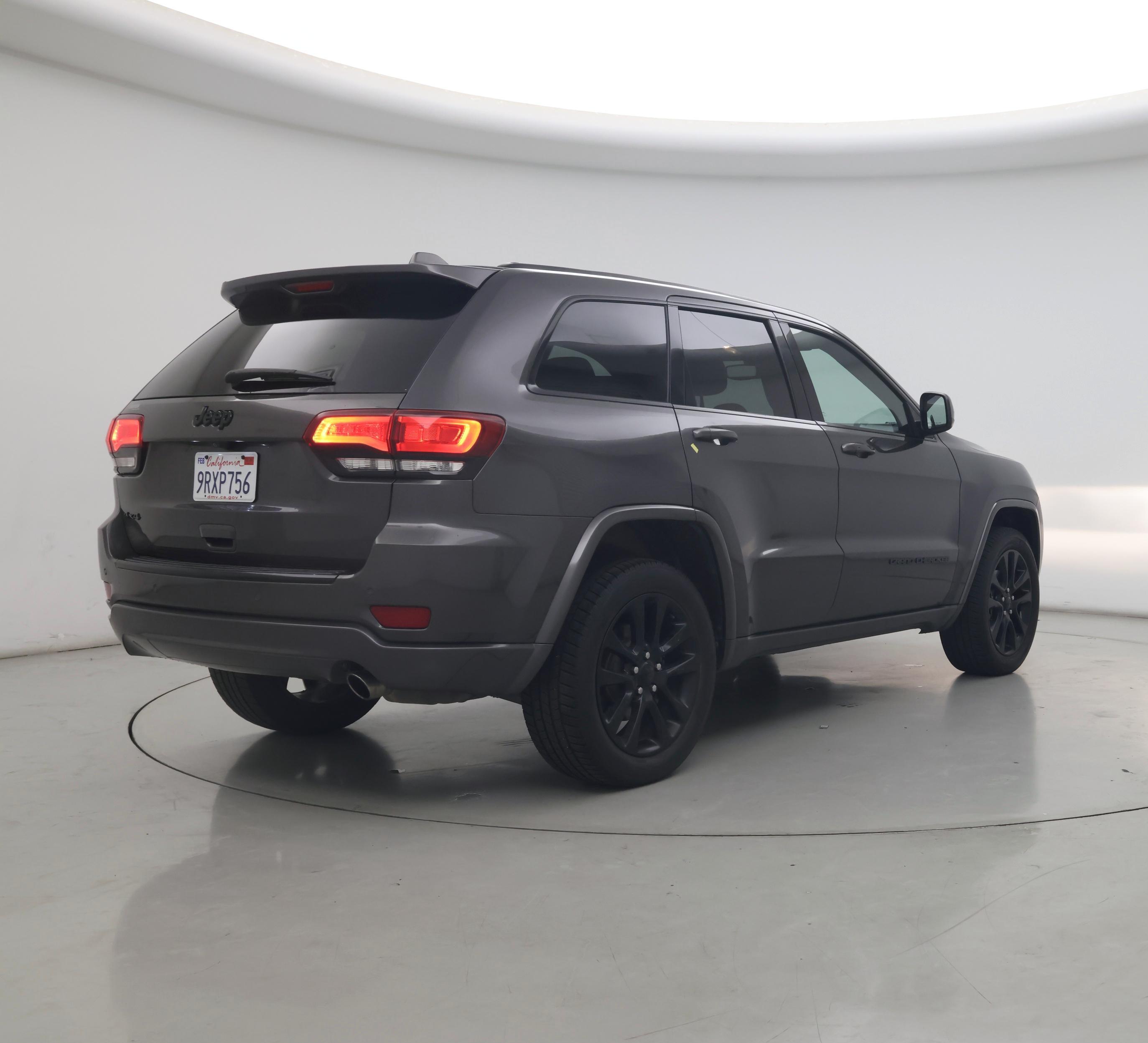 Thumbnail: 2018 Jeep Grand Cherokee - 8