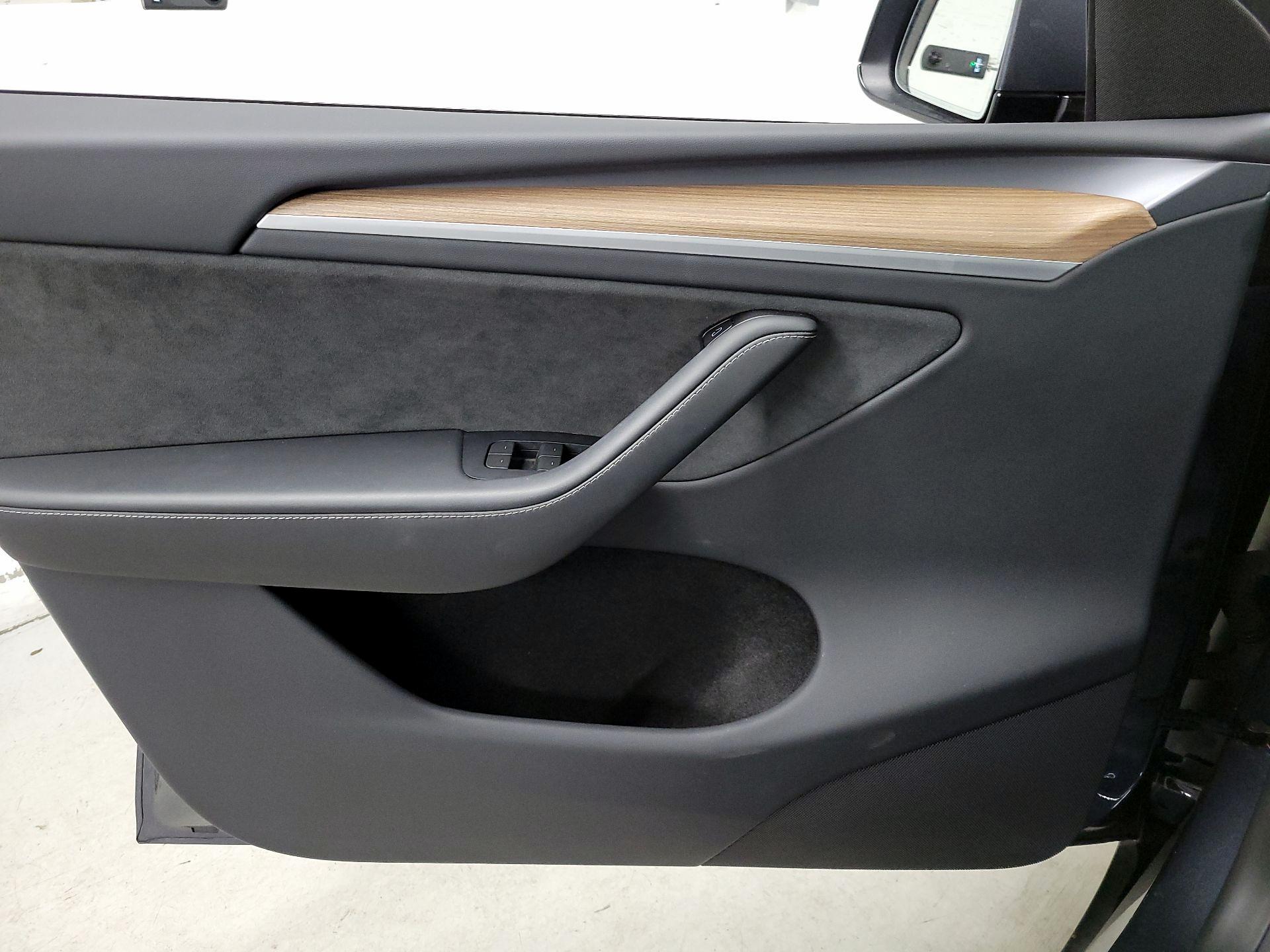 Thumbnail: 2023 Tesla Model Y - 12