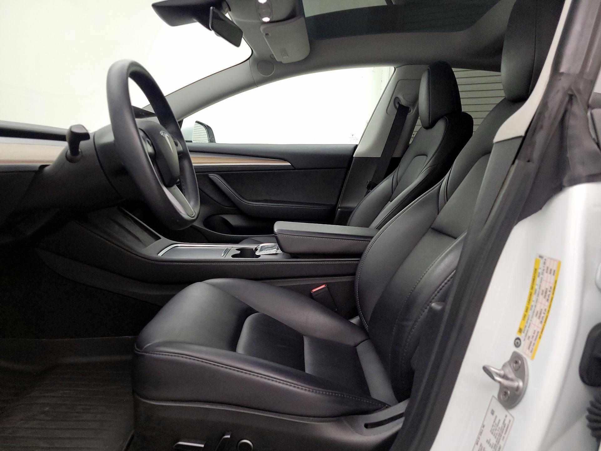 Thumbnail: 2023 Tesla Model 3 - 11