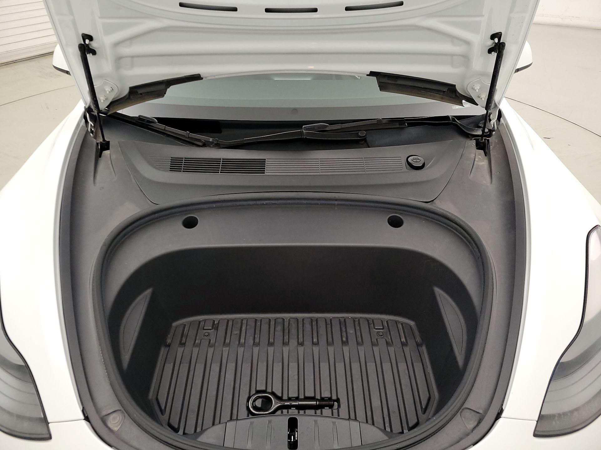 Thumbnail: 2023 Tesla Model 3 - 20