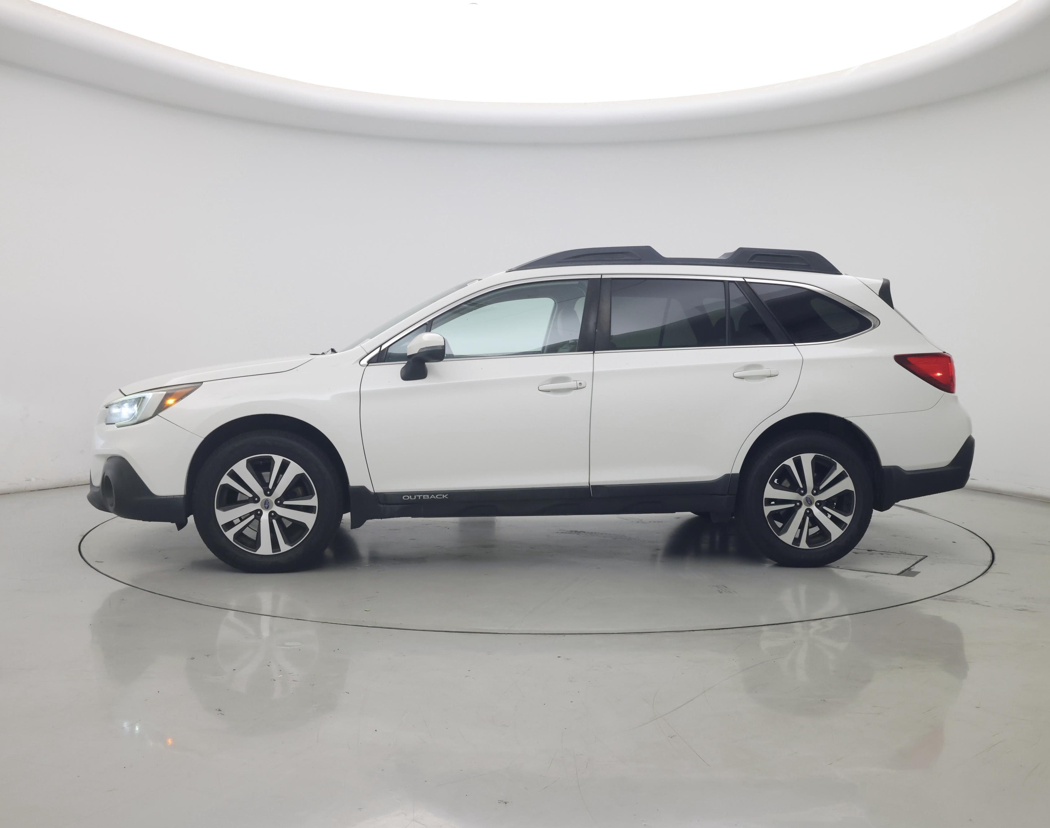 Thumbnail: 2018 Subaru Outback - 3