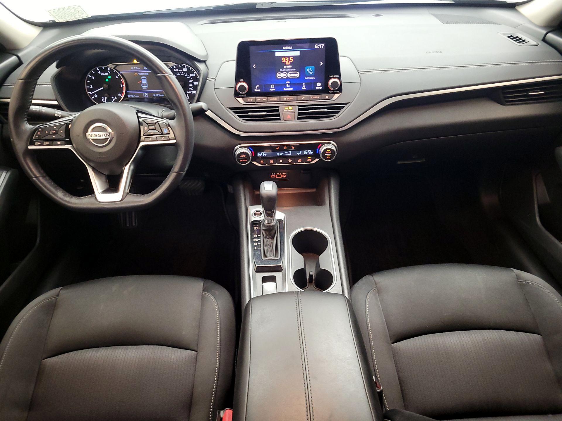 Thumbnail: 2019 Nissan Altima - 9