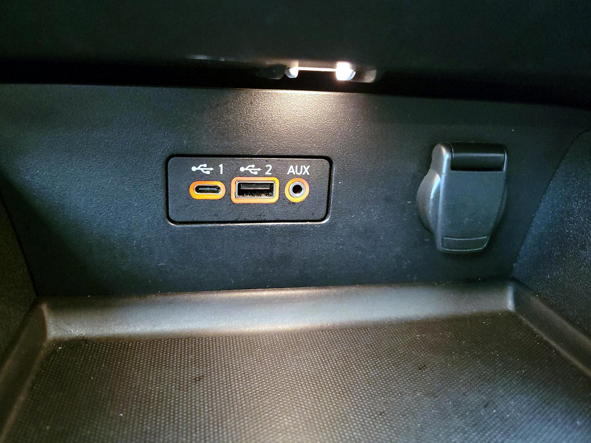 Thumbnail: 2019 Nissan Altima - 18