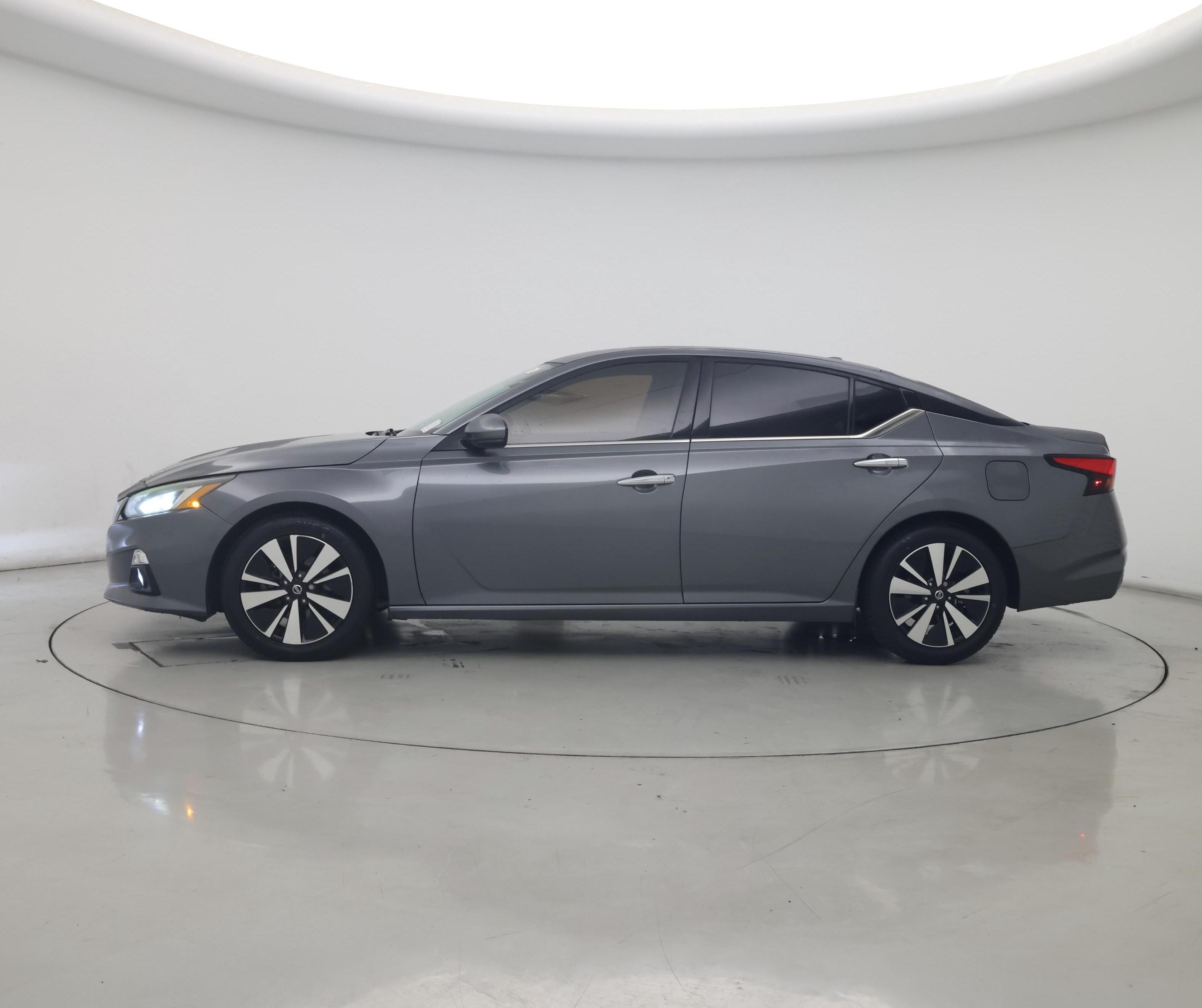 Thumbnail: 2019 Nissan Altima - 3