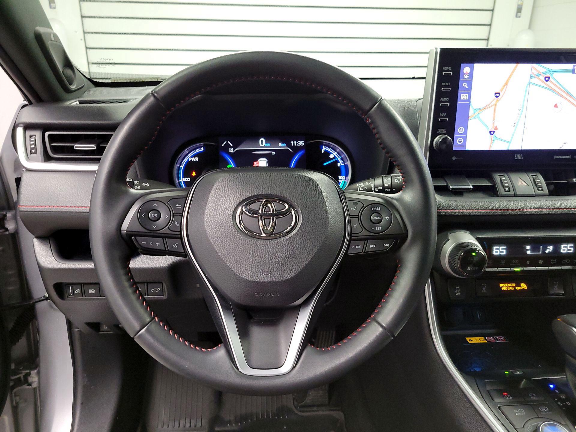 Thumbnail: 2022 Toyota RAV4 - 10