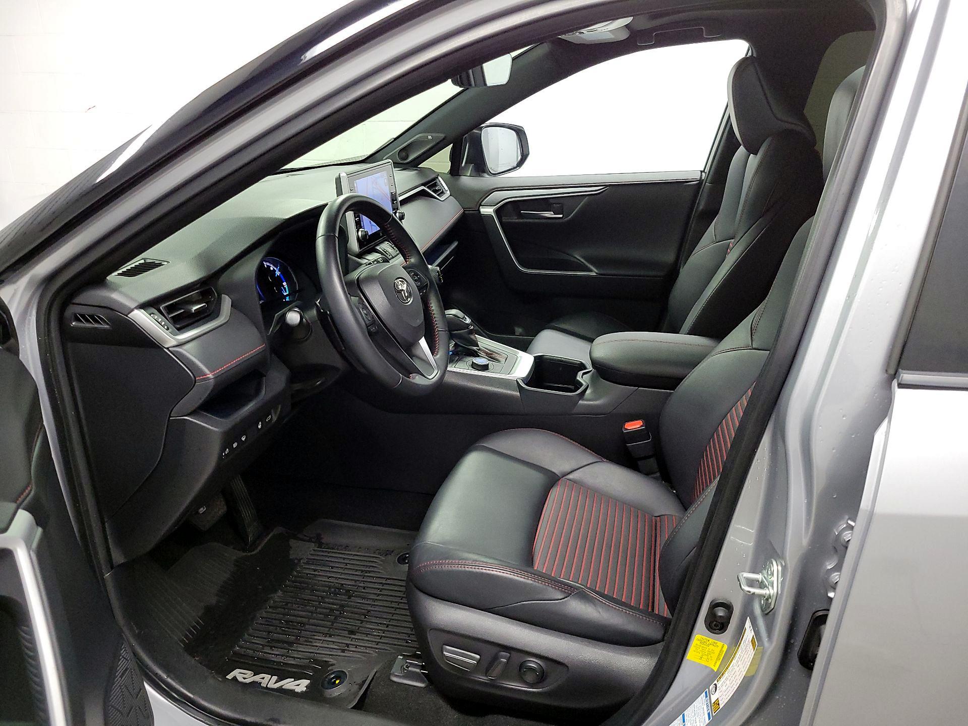Thumbnail: 2022 Toyota RAV4 - 11