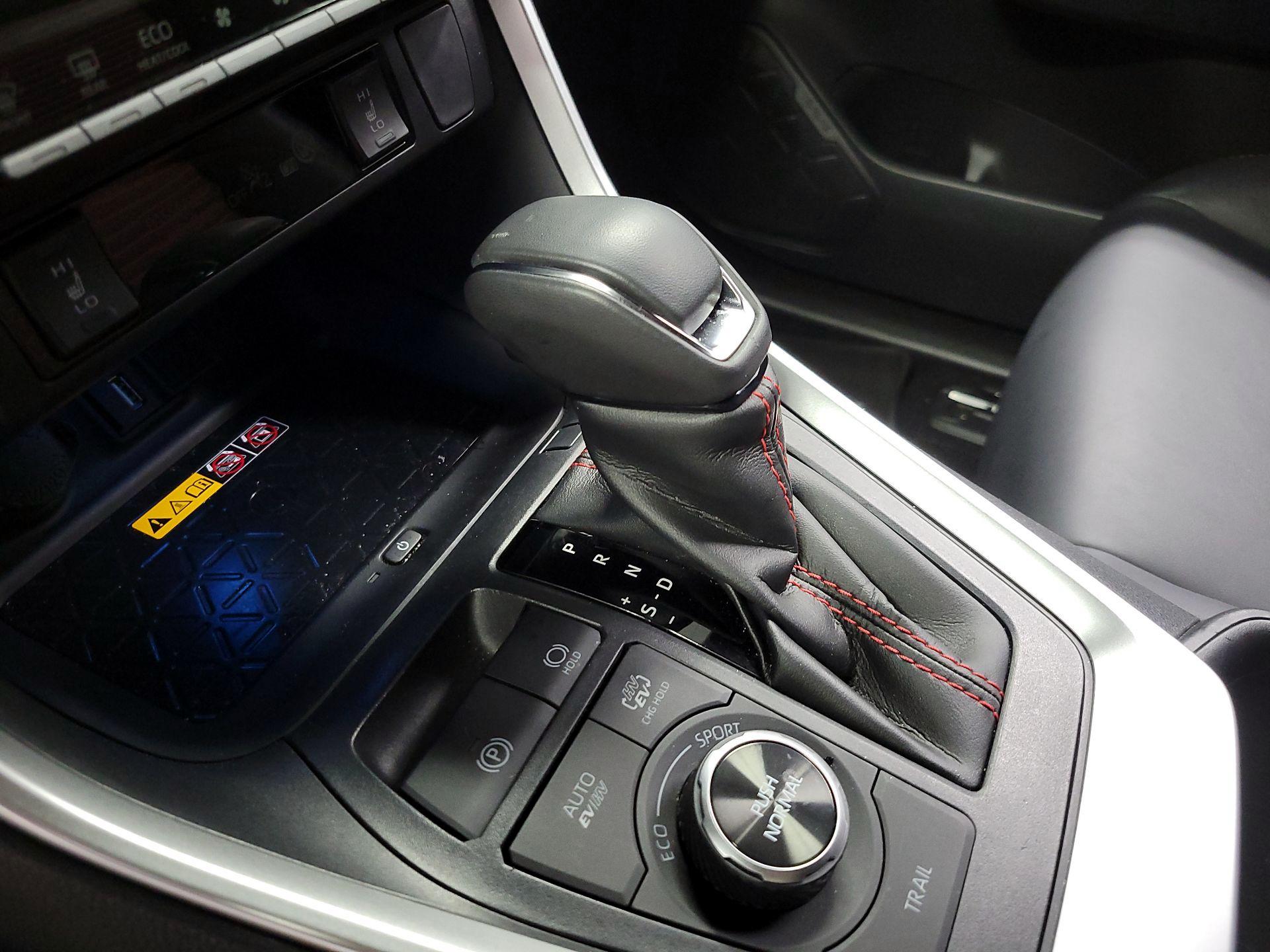 Thumbnail: 2022 Toyota RAV4 - 18