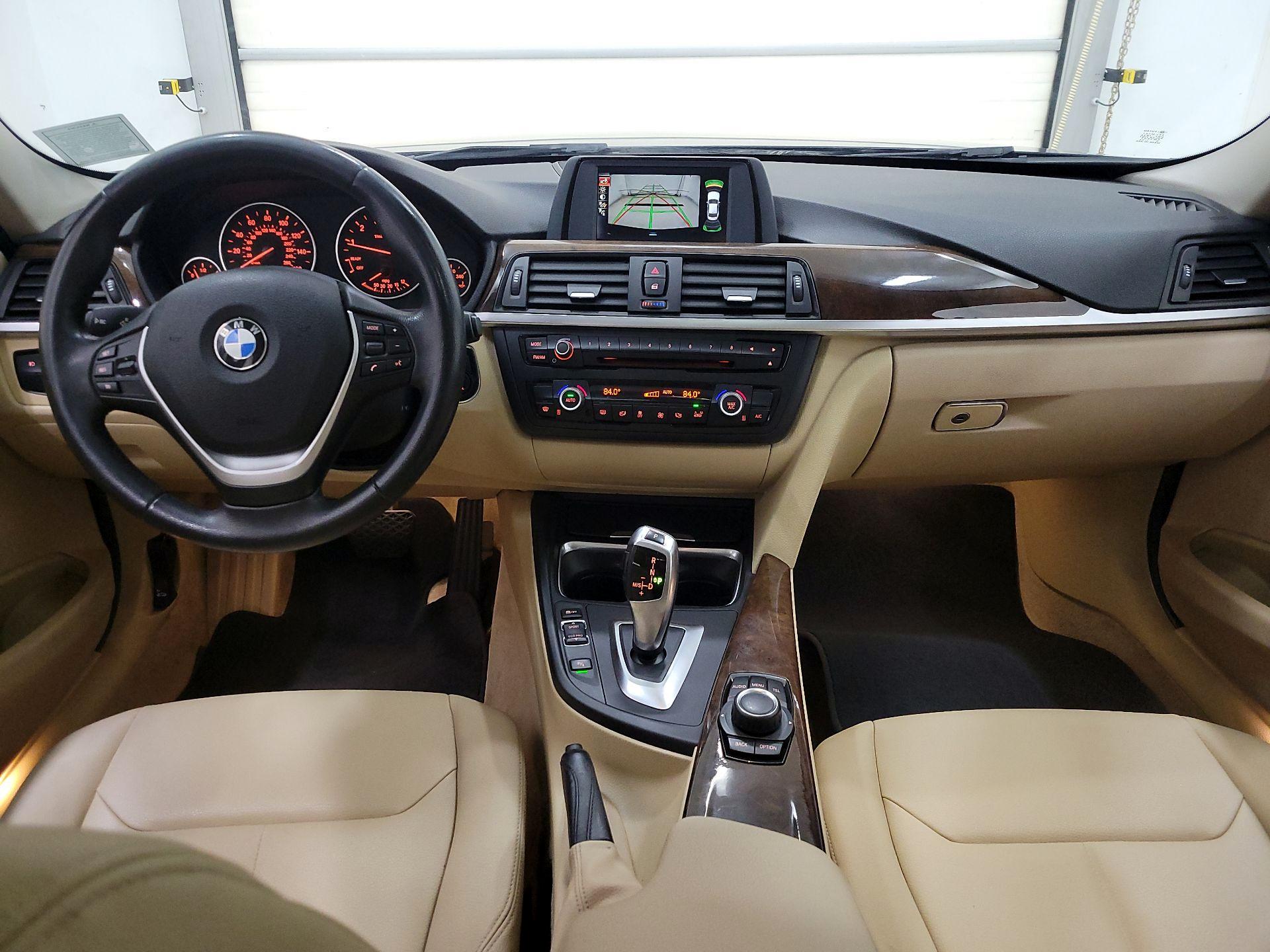 Thumbnail: 2015 BMW 3 Series - 9