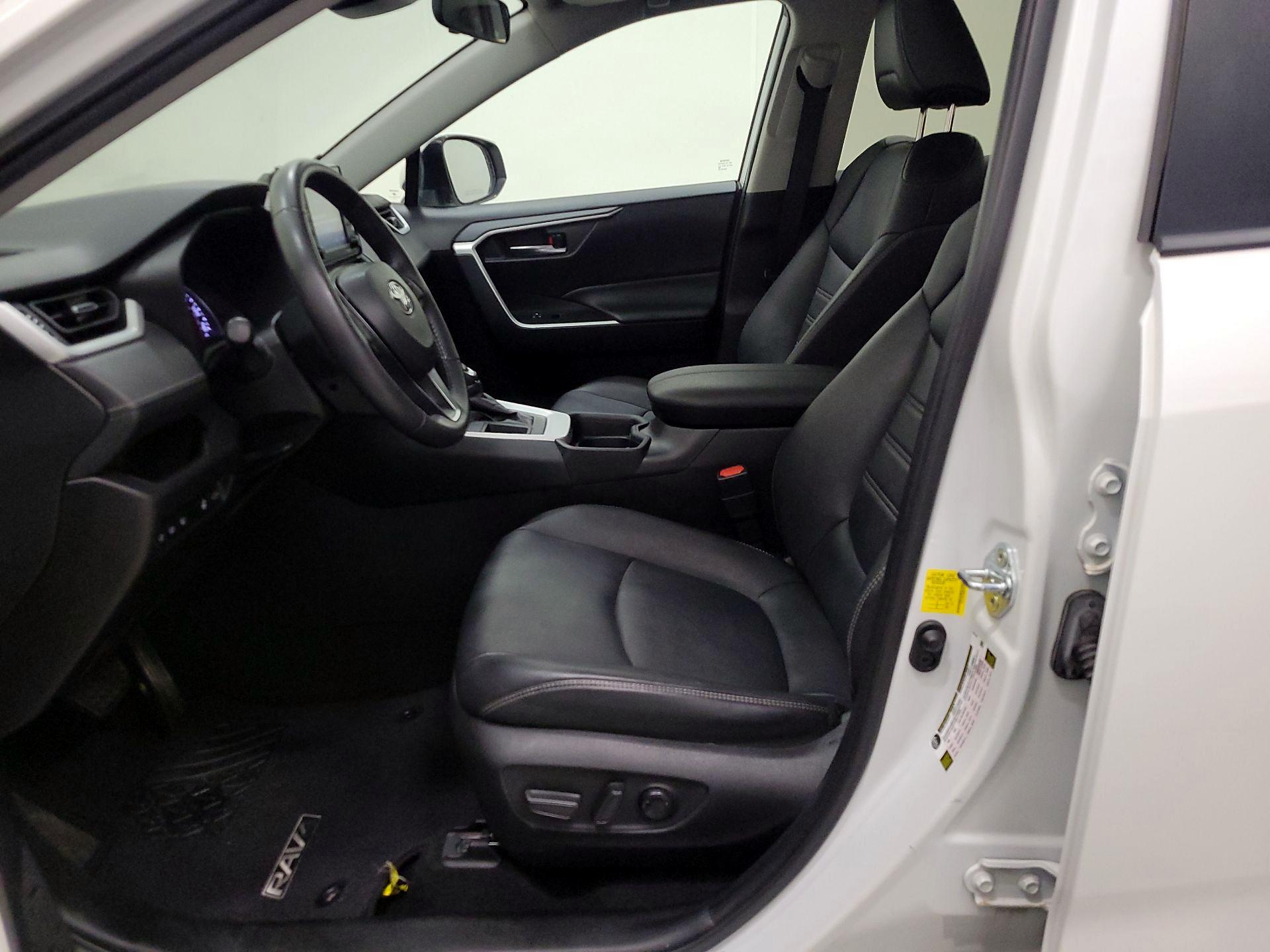 Thumbnail: 2021 Toyota RAV4 - 11