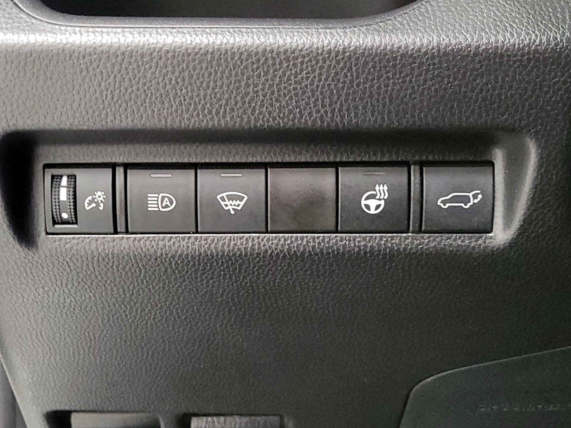 Thumbnail: 2021 Toyota RAV4 - 13