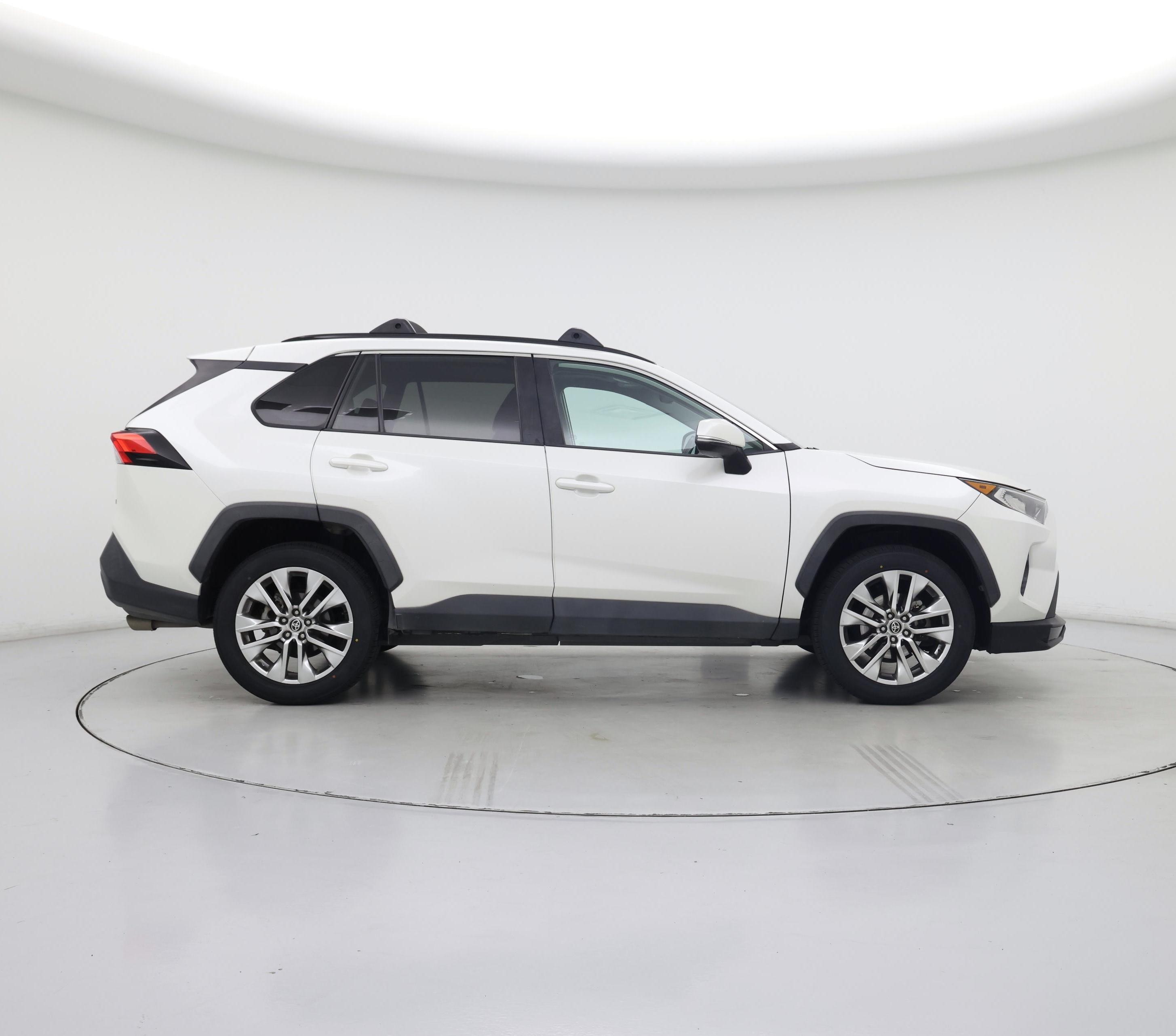 Thumbnail: 2021 Toyota RAV4 - 7