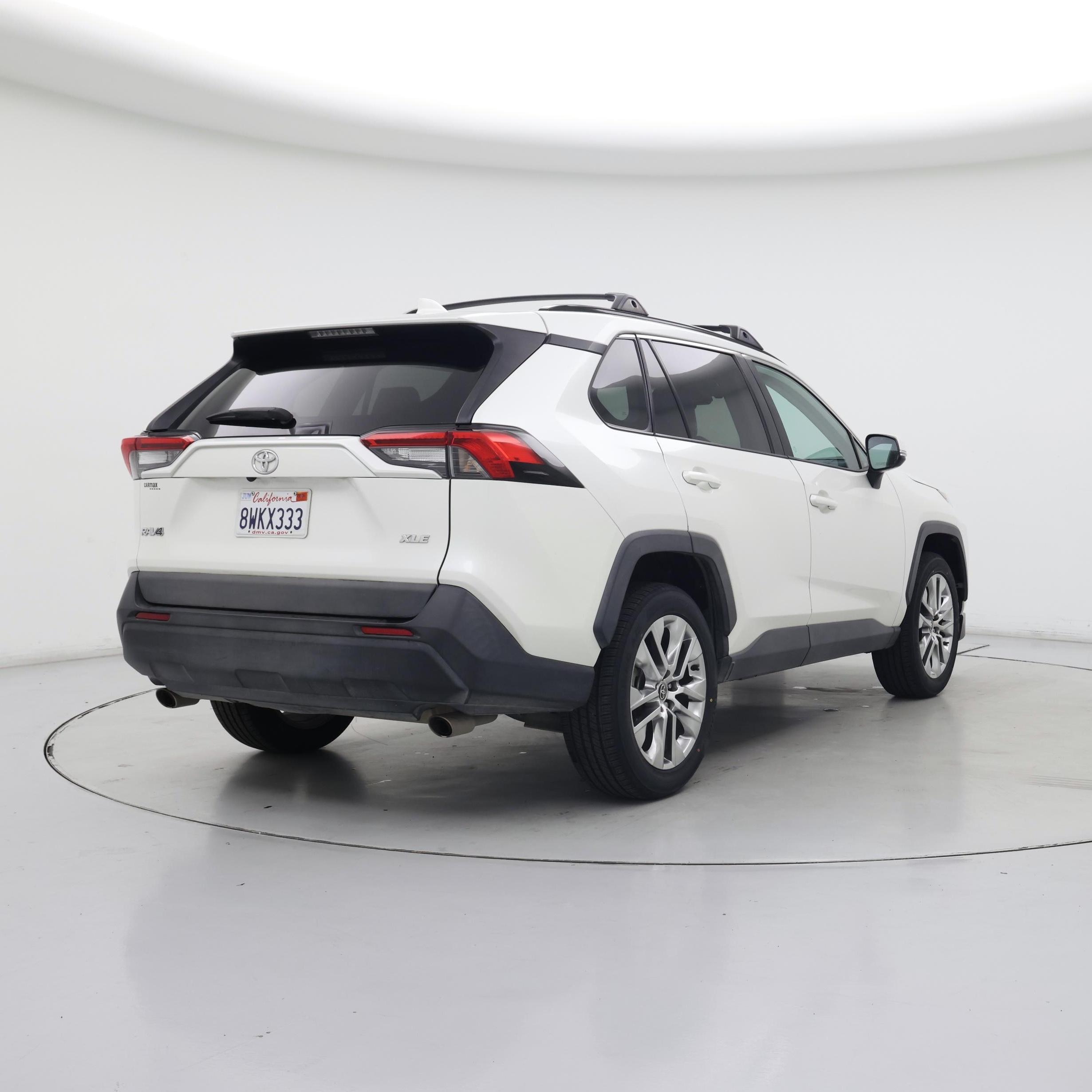 Thumbnail: 2021 Toyota RAV4 - 8