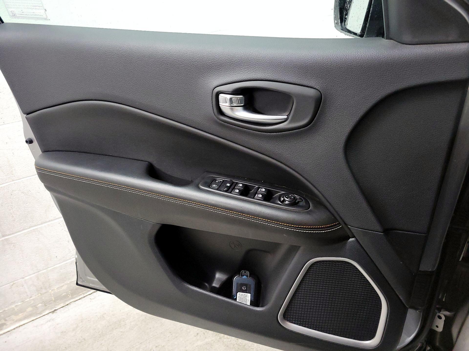 Thumbnail: 2021 Jeep Compass - 12