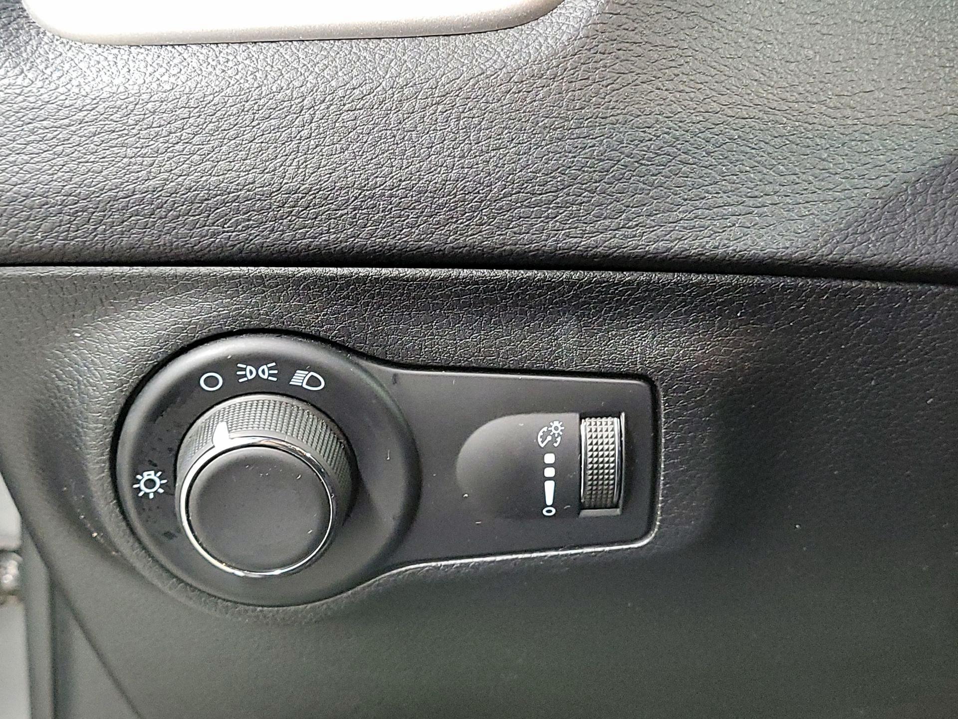 Thumbnail: 2021 Jeep Compass - 13