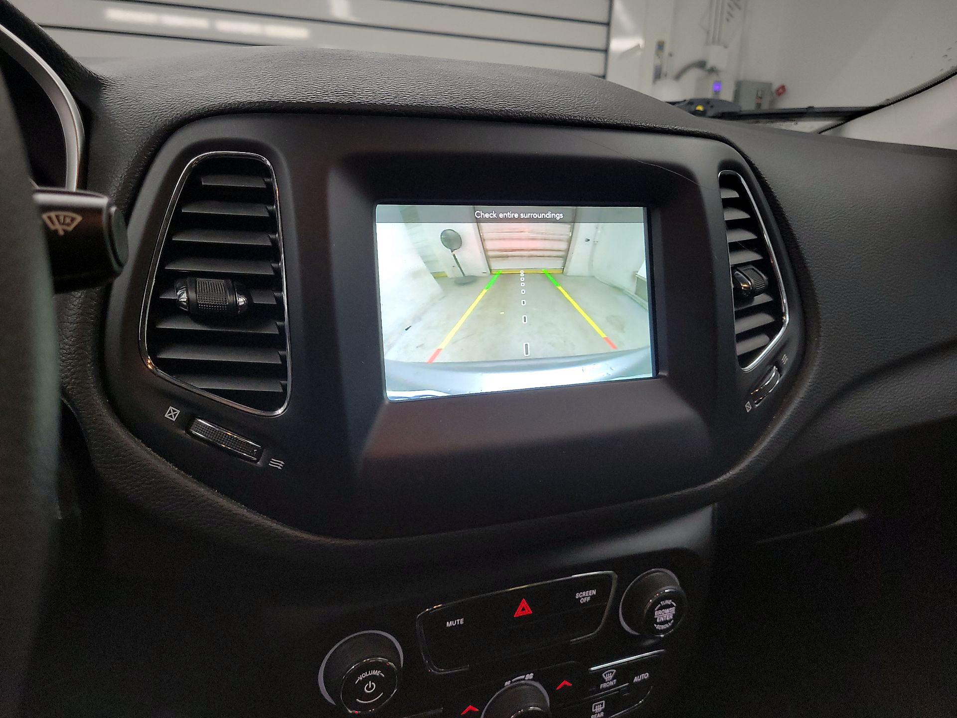 Thumbnail: 2021 Jeep Compass - 14