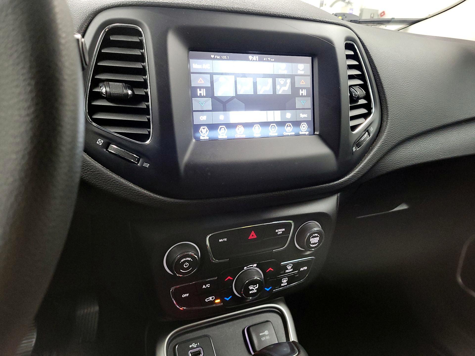 Thumbnail: 2021 Jeep Compass - 15