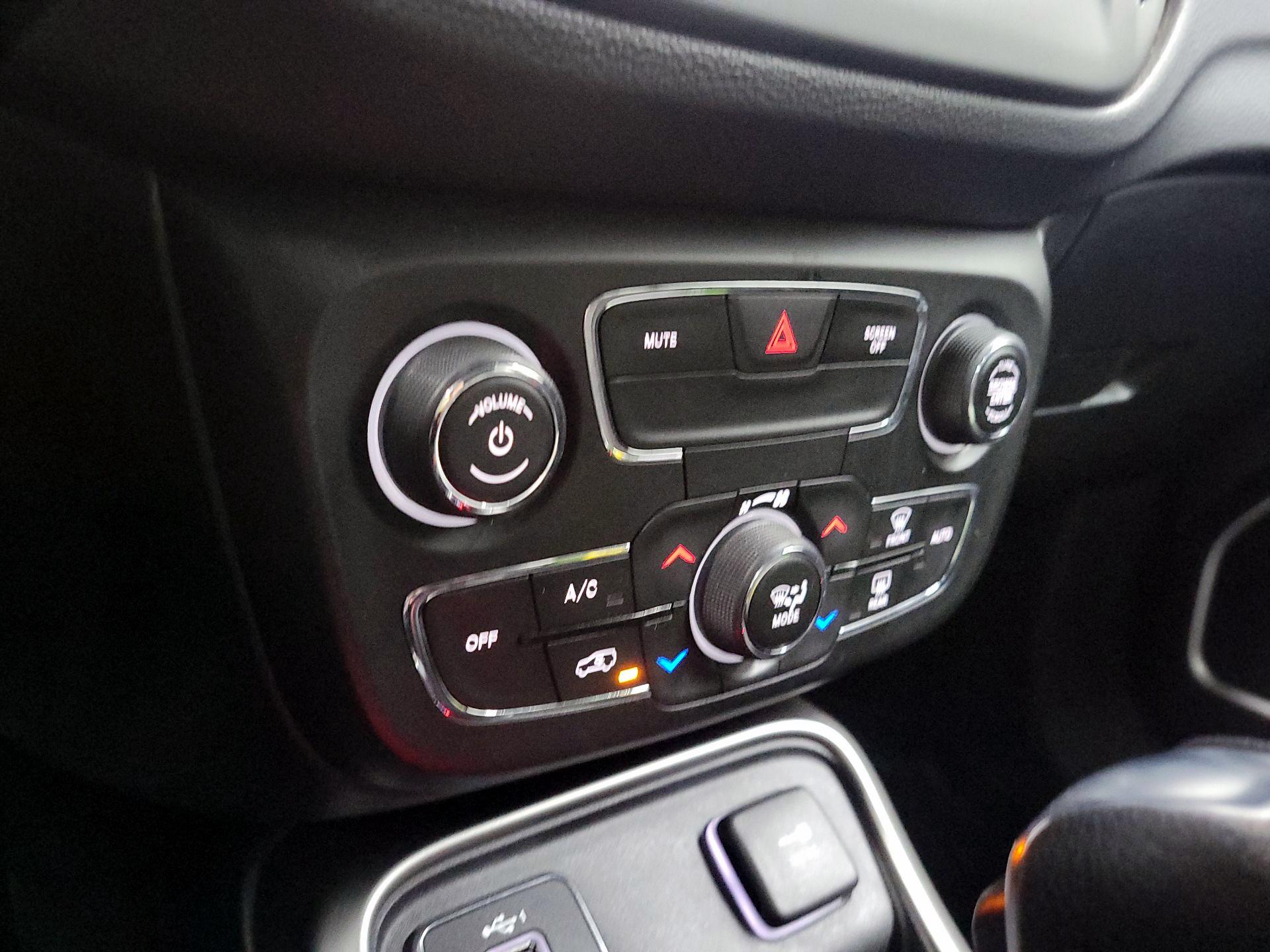 Thumbnail: 2021 Jeep Compass - 16