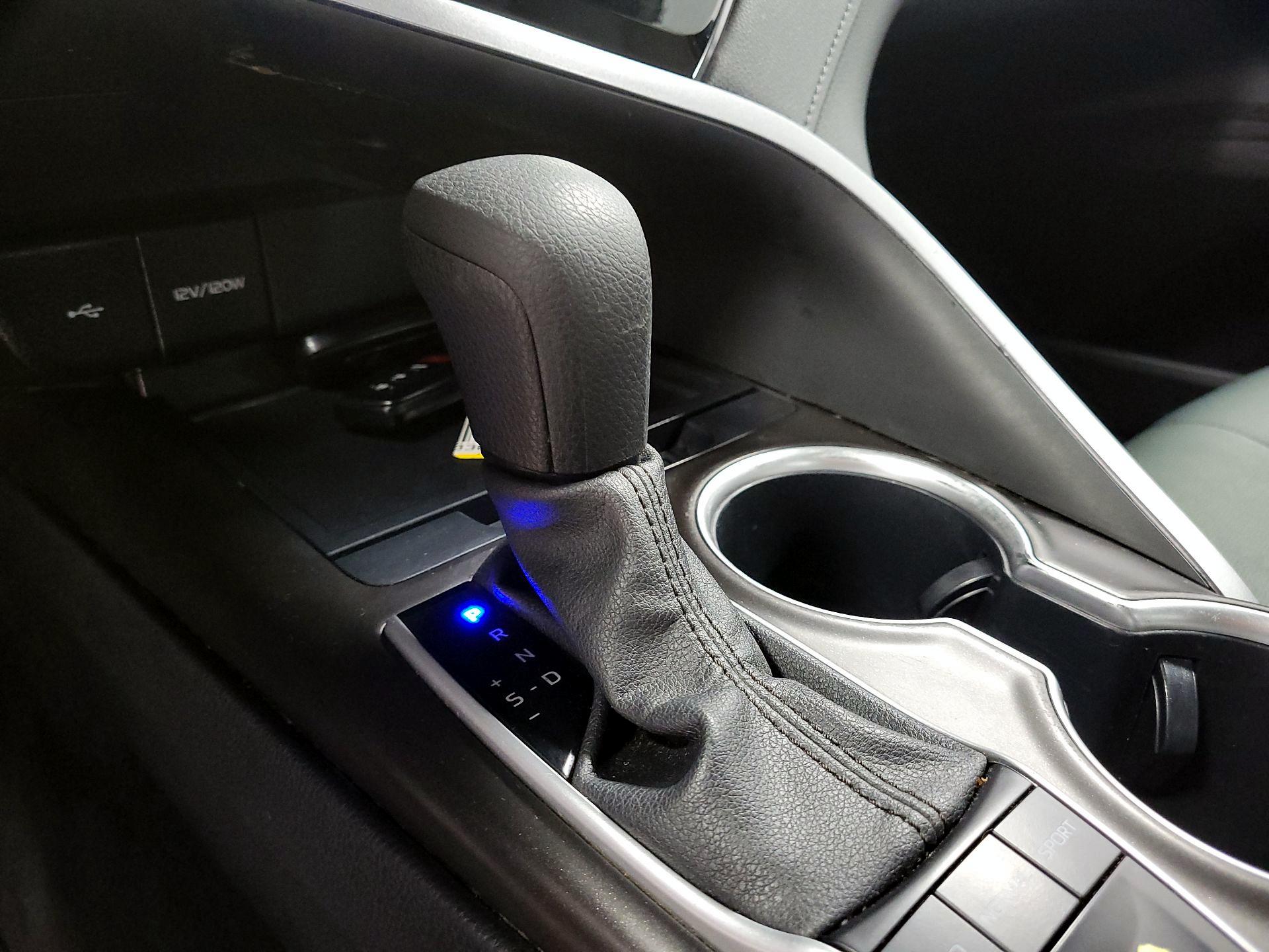 Thumbnail: 2023 Toyota Camry - 17