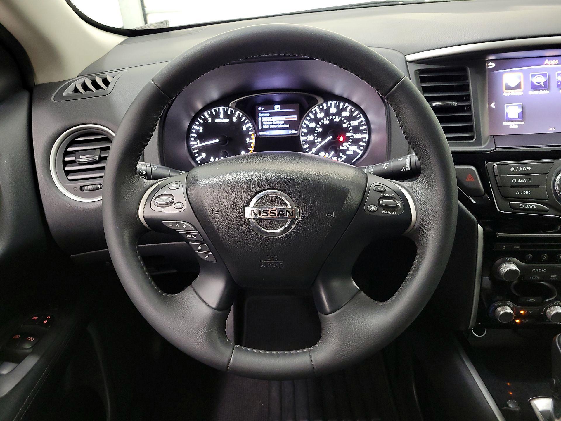 Thumbnail: 2017 Nissan Pathfinder - 10