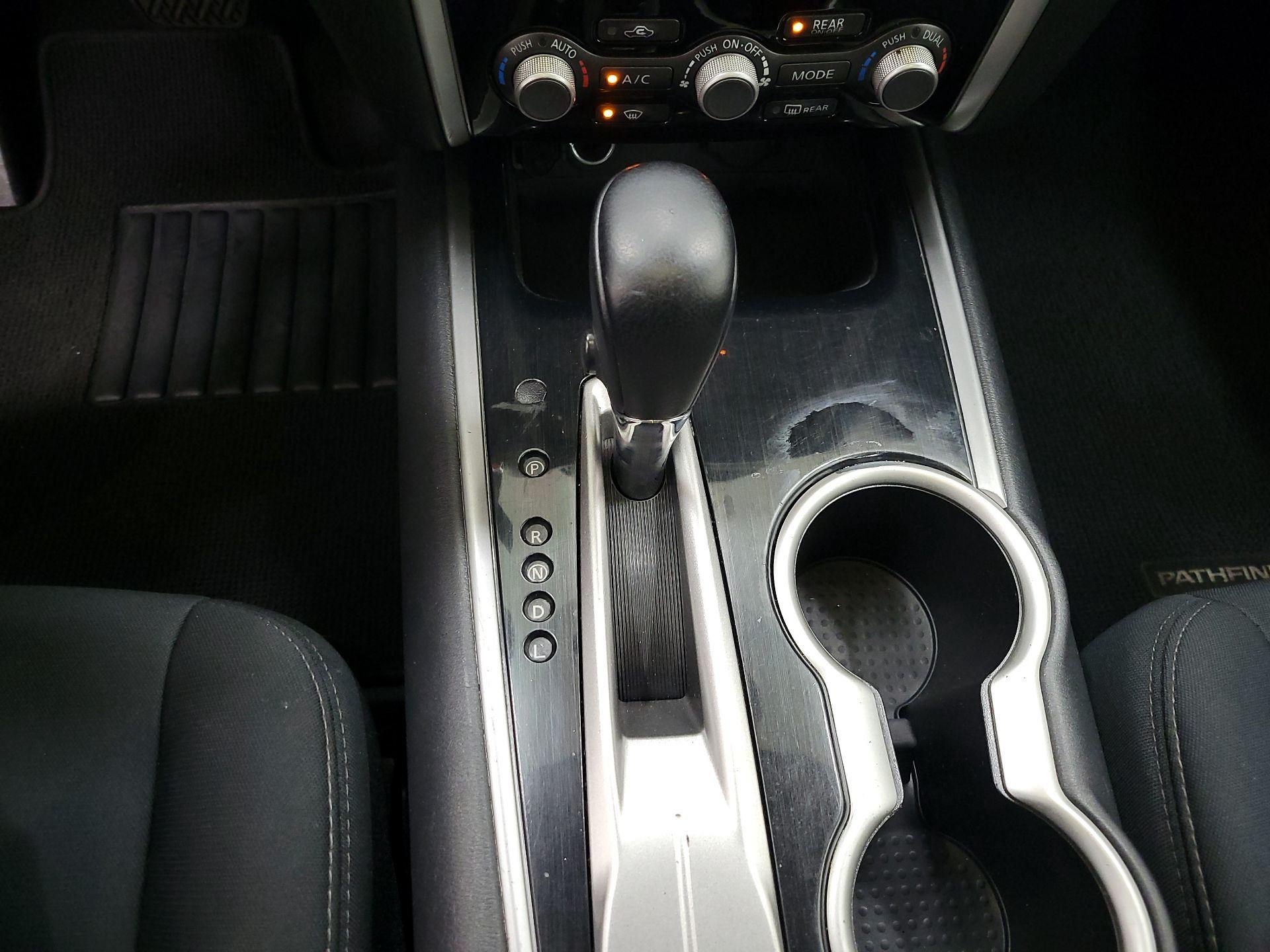 Thumbnail: 2017 Nissan Pathfinder - 17