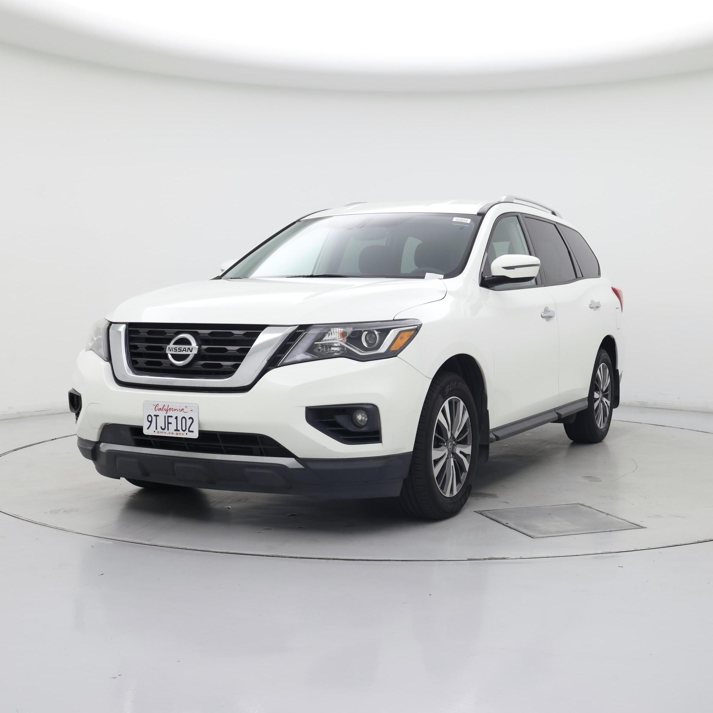Thumbnail: 2017 Nissan Pathfinder - 4