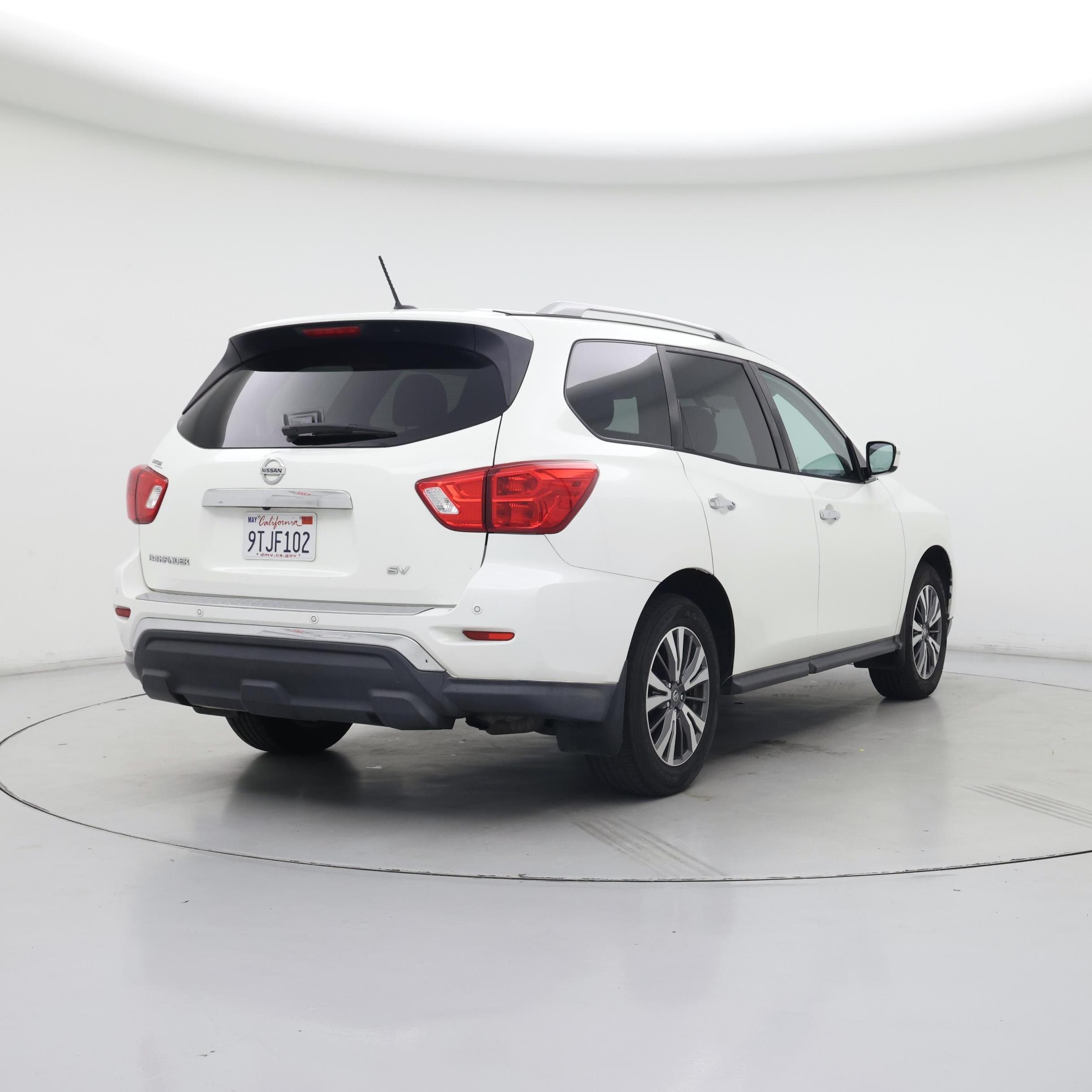 Thumbnail: 2017 Nissan Pathfinder - 8