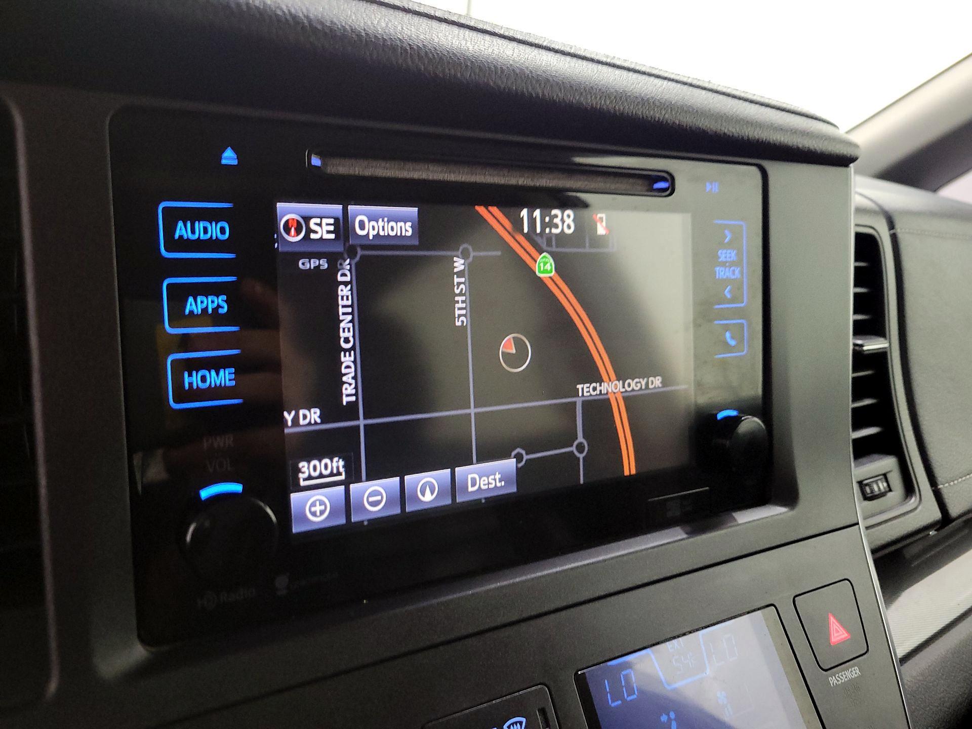 Thumbnail: 2015 Toyota Sienna - 14