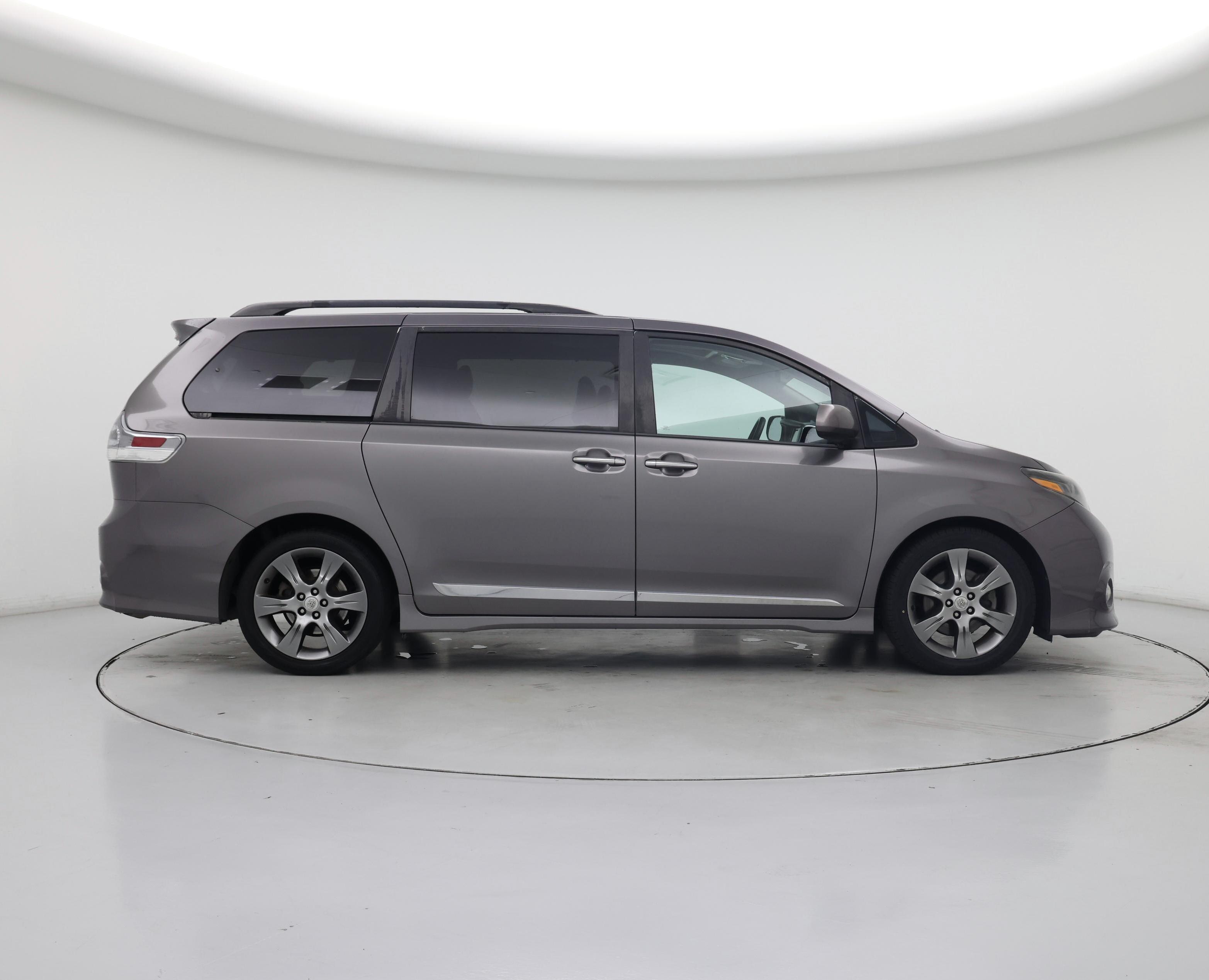 Thumbnail: 2015 Toyota Sienna - 7