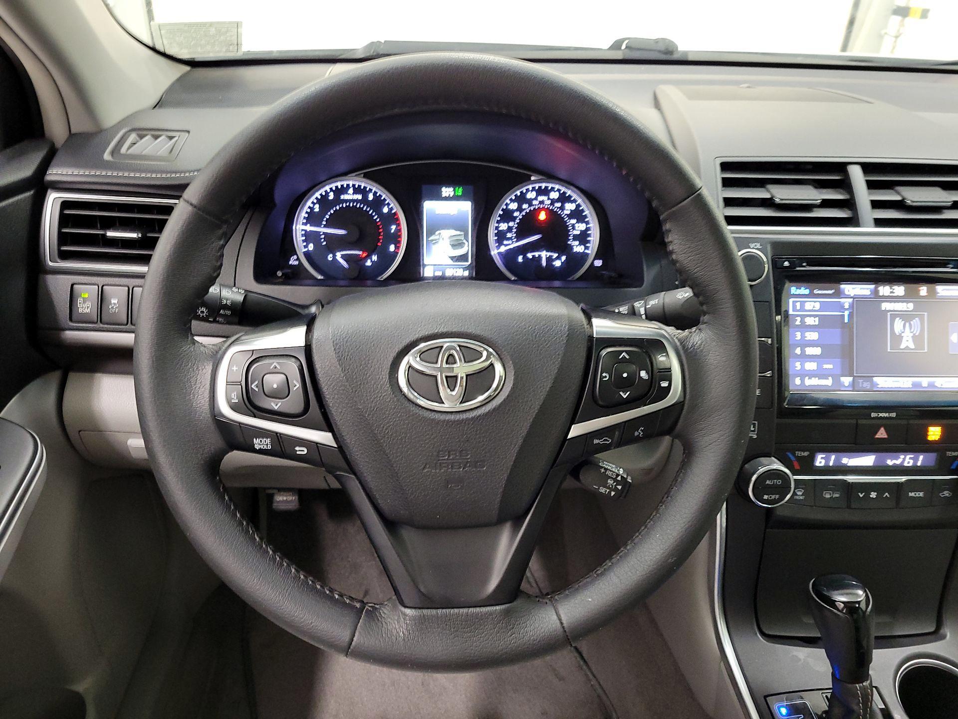 Thumbnail: 2017 Toyota Camry - 10