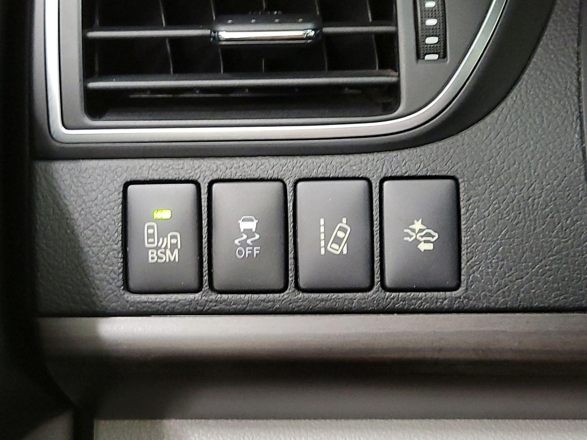 Thumbnail: 2017 Toyota Camry - 13