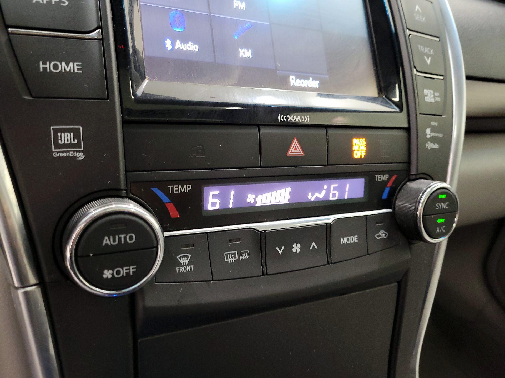 Thumbnail: 2017 Toyota Camry - 16