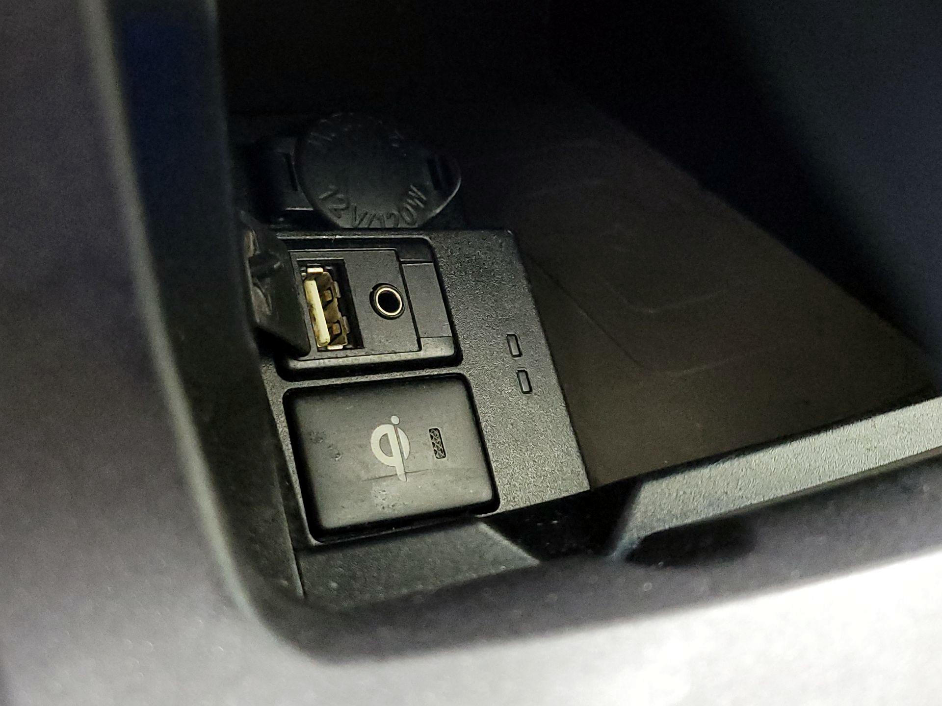 Thumbnail: 2017 Toyota Camry - 18