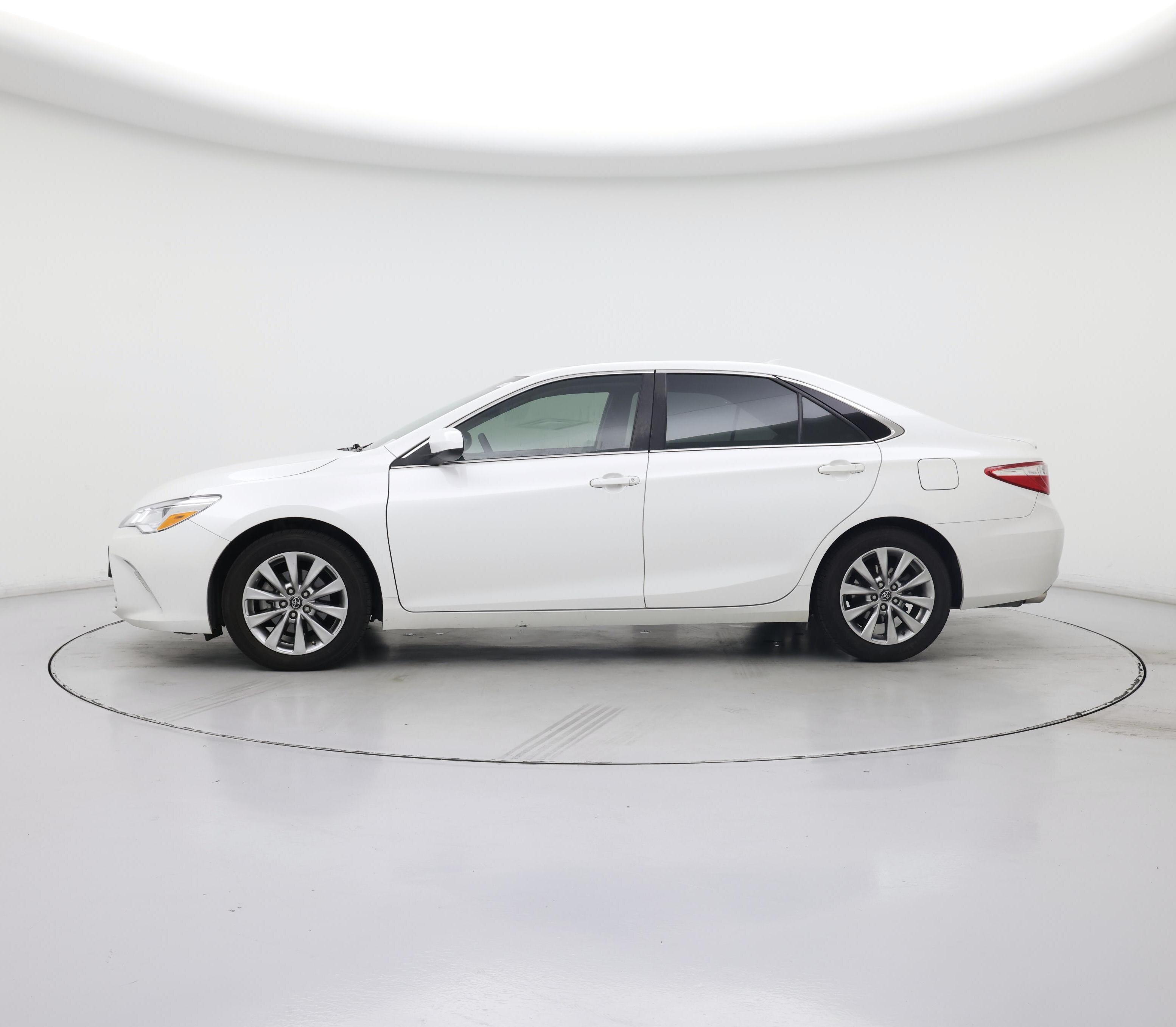 Thumbnail: 2017 Toyota Camry - 3