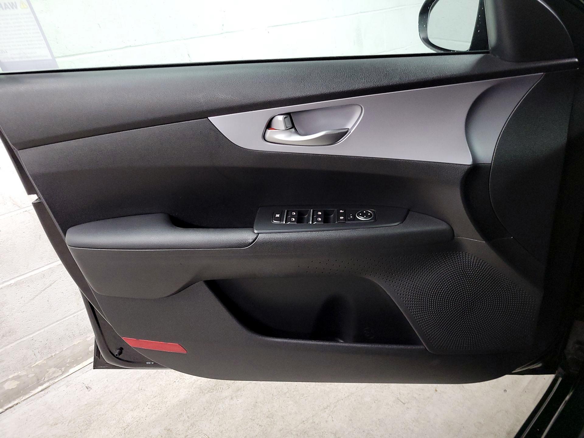 Thumbnail: 2024 Kia Forte - 12