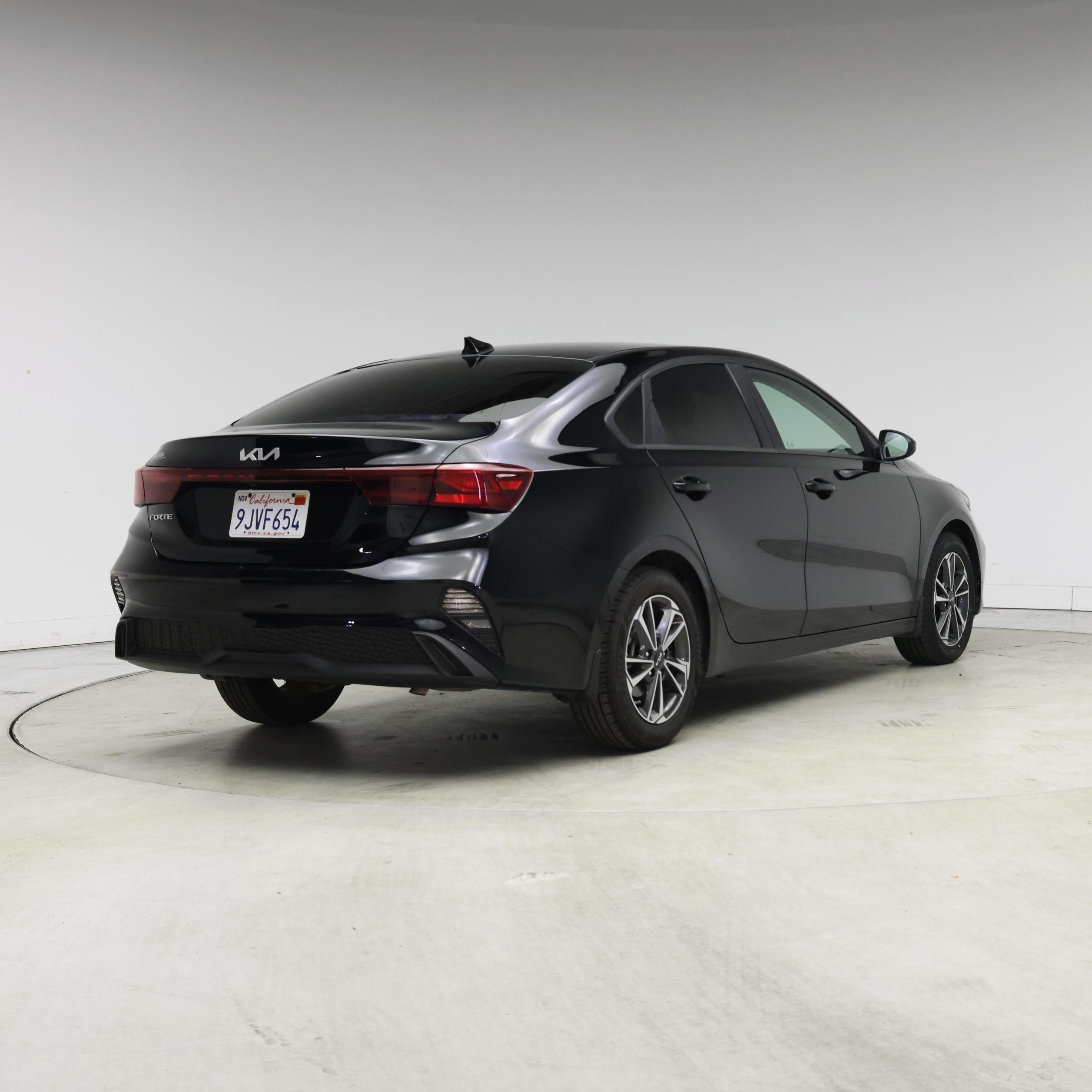 Thumbnail: 2024 Kia Forte - 8