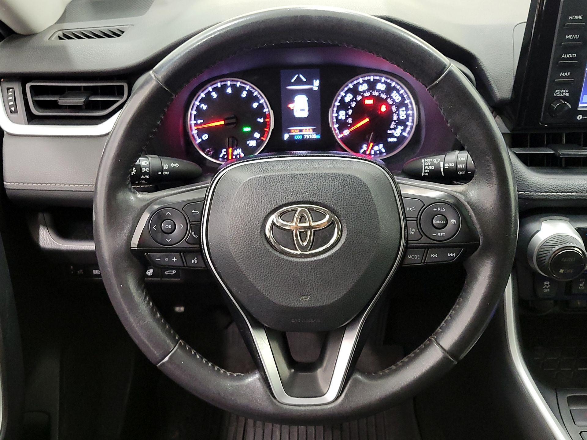 Thumbnail: 2021 Toyota RAV4 - 10