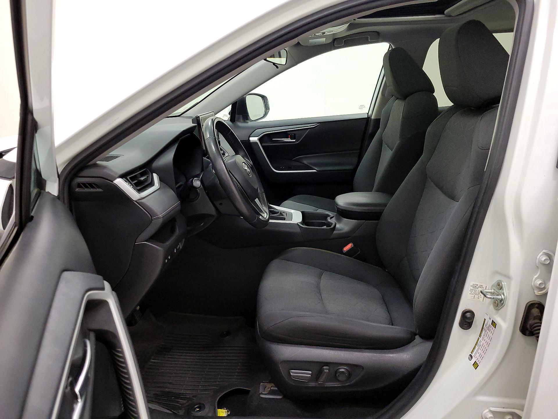 Thumbnail: 2021 Toyota RAV4 - 11