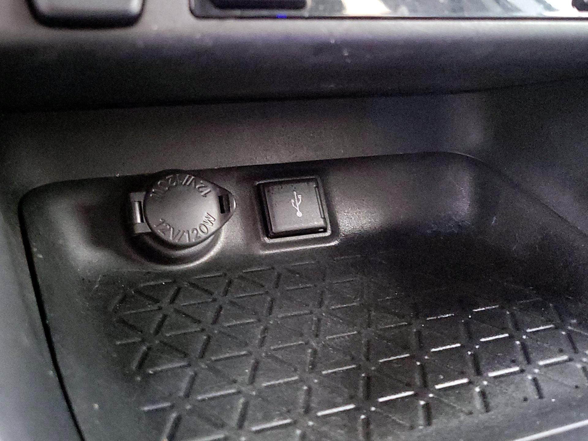 Thumbnail: 2021 Toyota RAV4 - 18