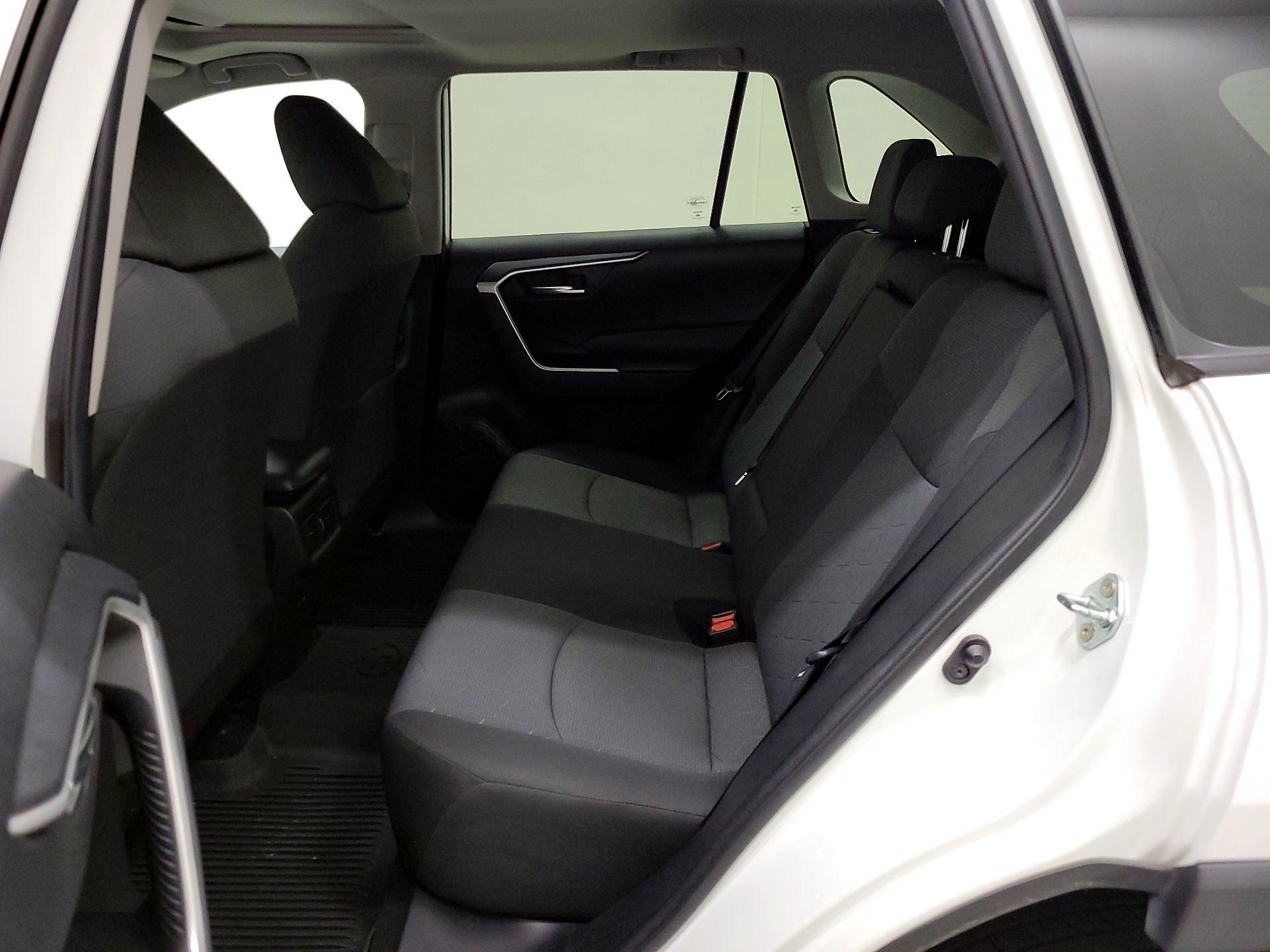 Thumbnail: 2021 Toyota RAV4 - 20