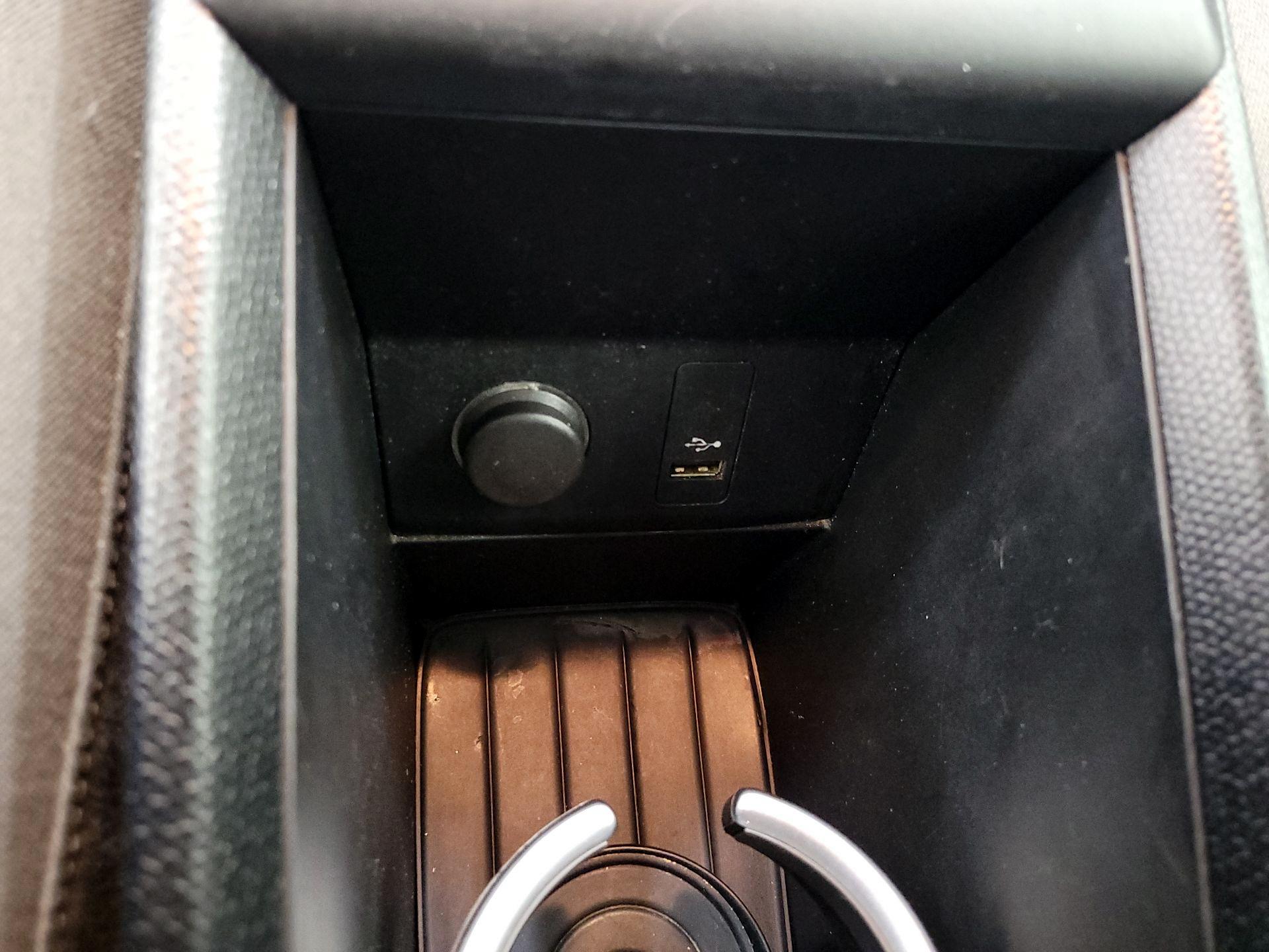 Thumbnail: 2019 BMW i3 - 19