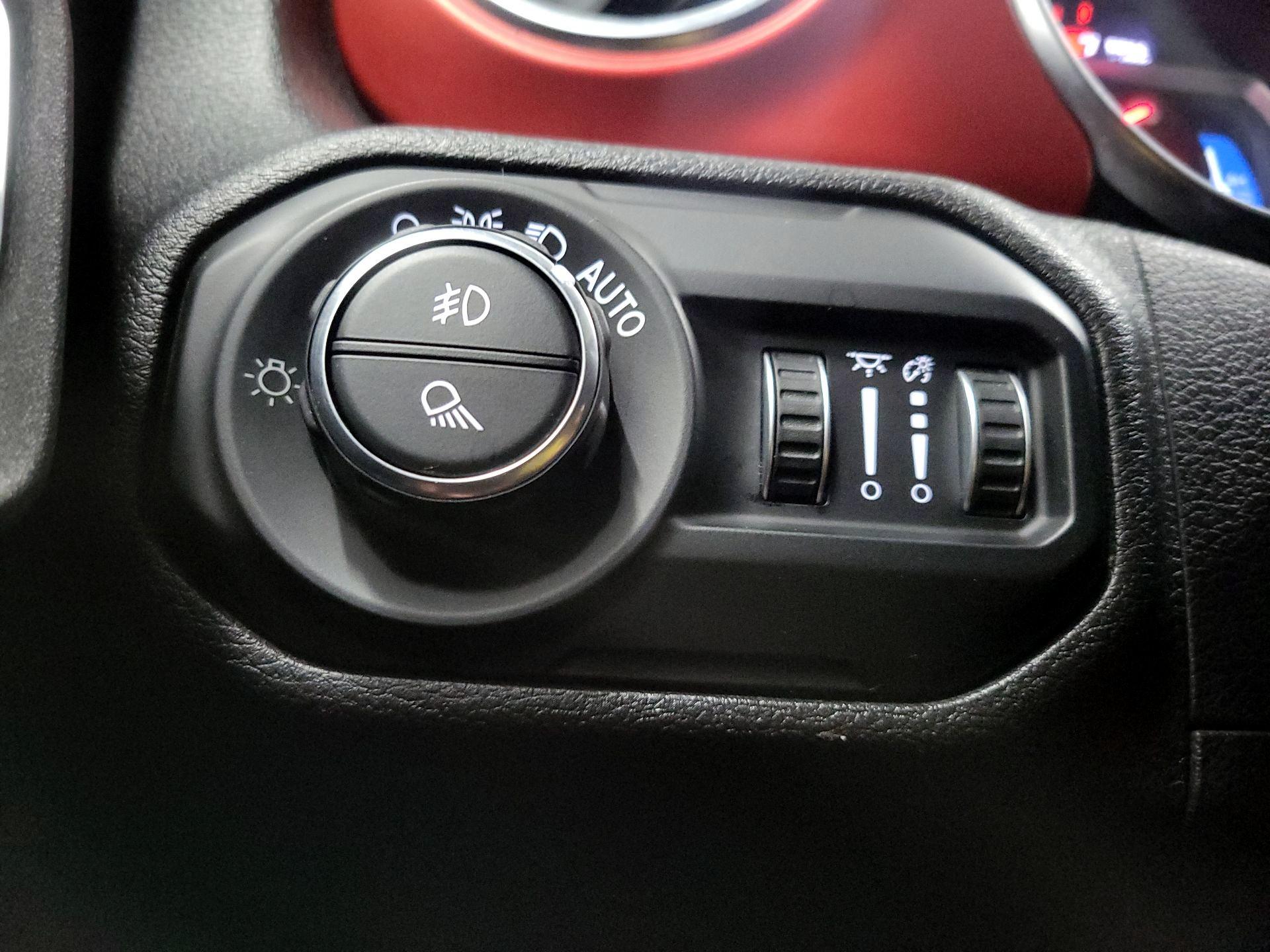 Thumbnail: 2021 Jeep Gladiator - 13