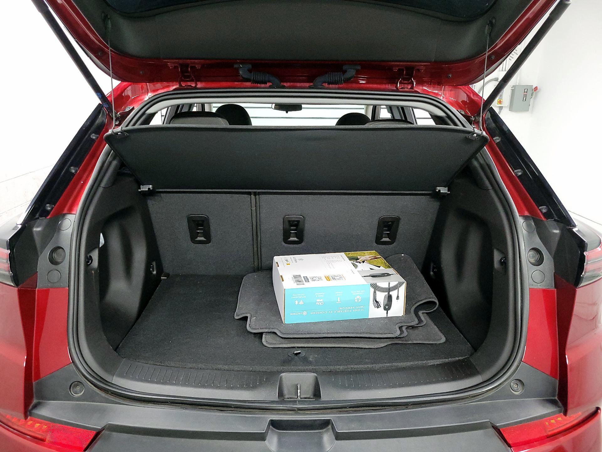 Thumbnail: 2023 Chevrolet Bolt EUV - 18