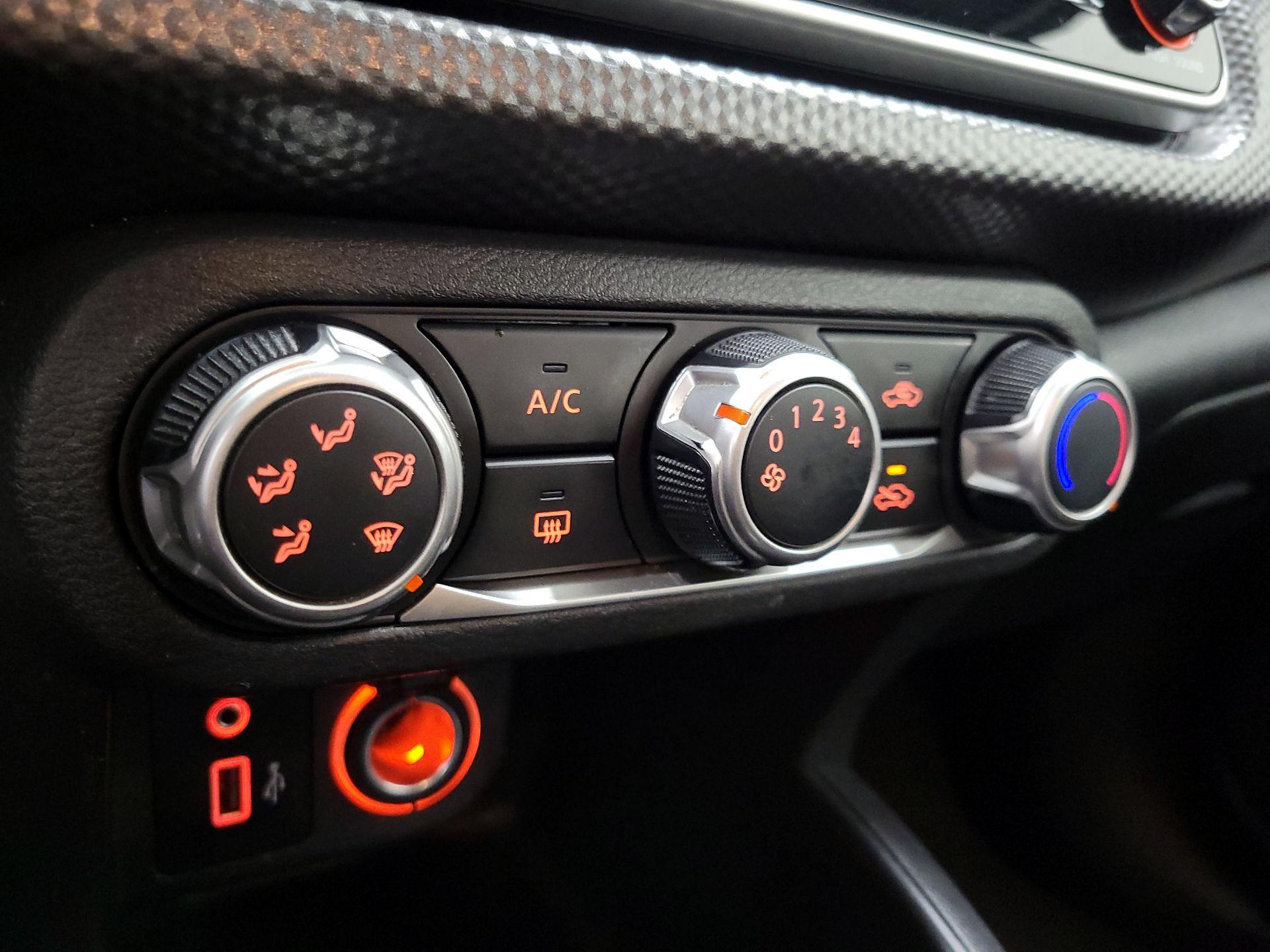 Thumbnail: 2020 Nissan Kicks - 16