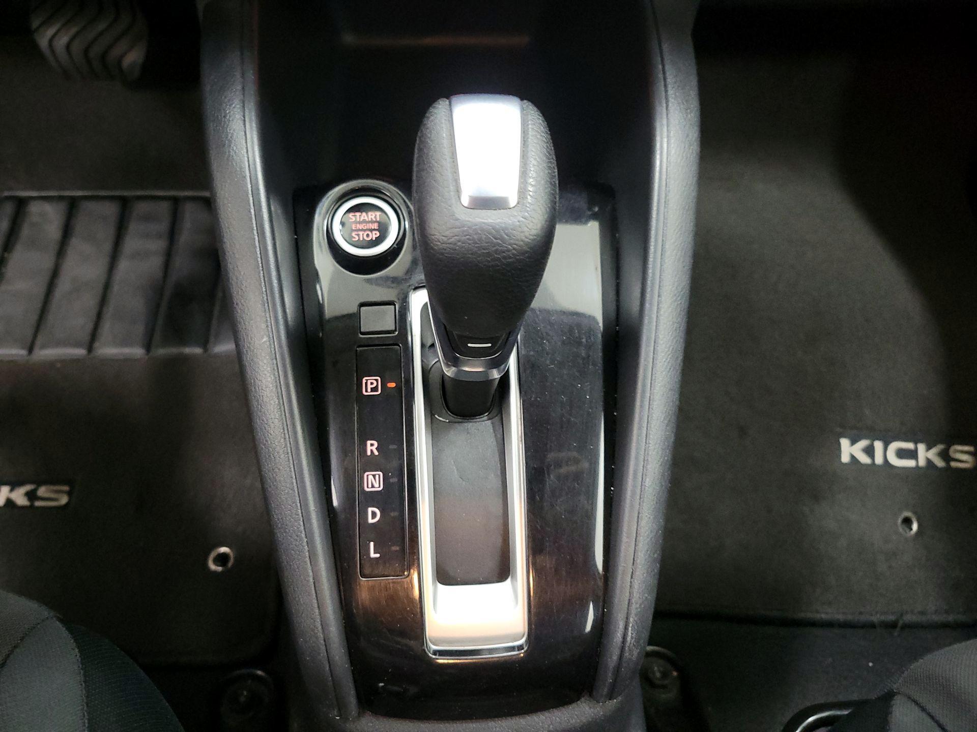 Thumbnail: 2020 Nissan Kicks - 17