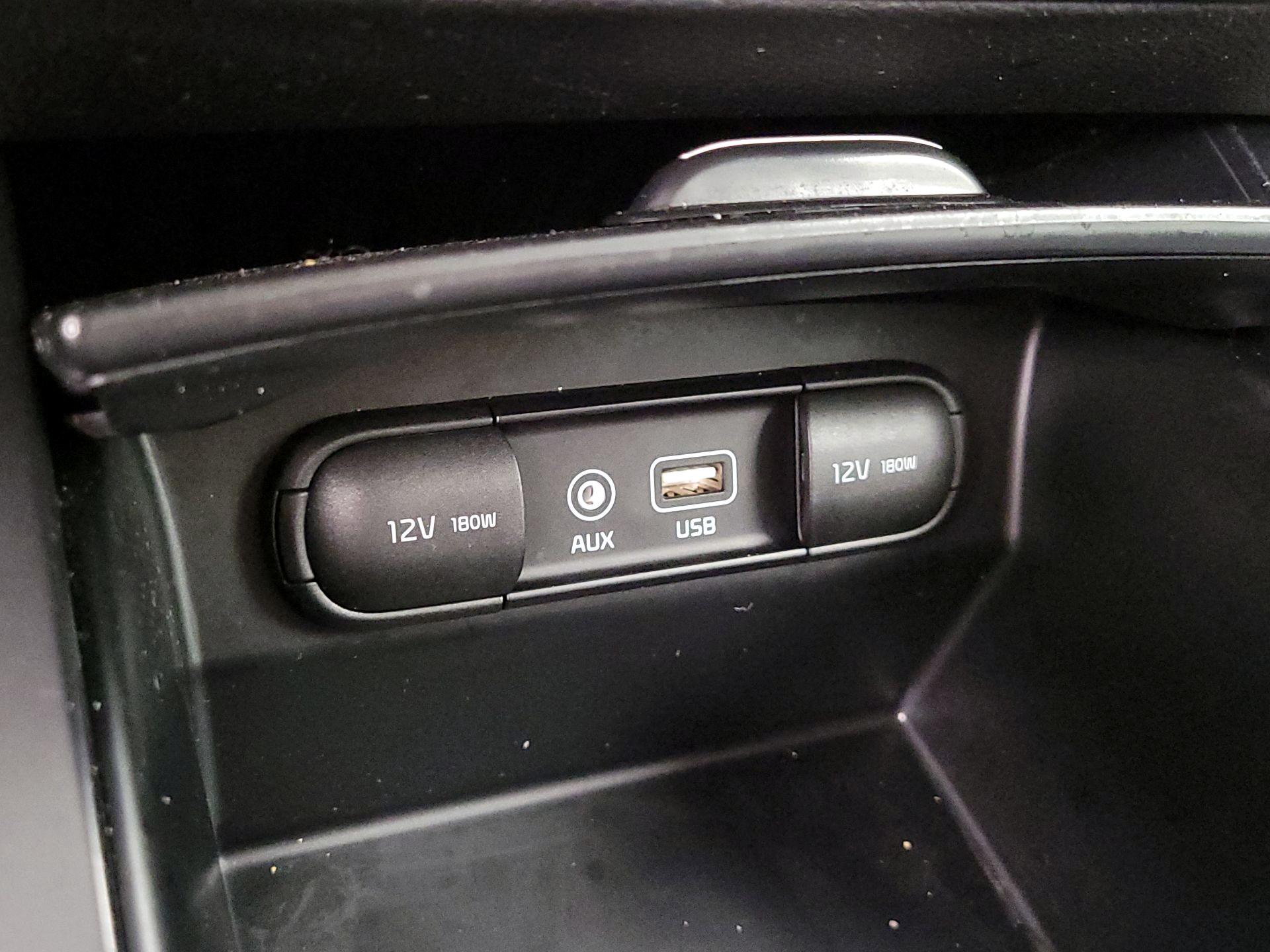 Thumbnail: 2018 Kia Sorento - 18