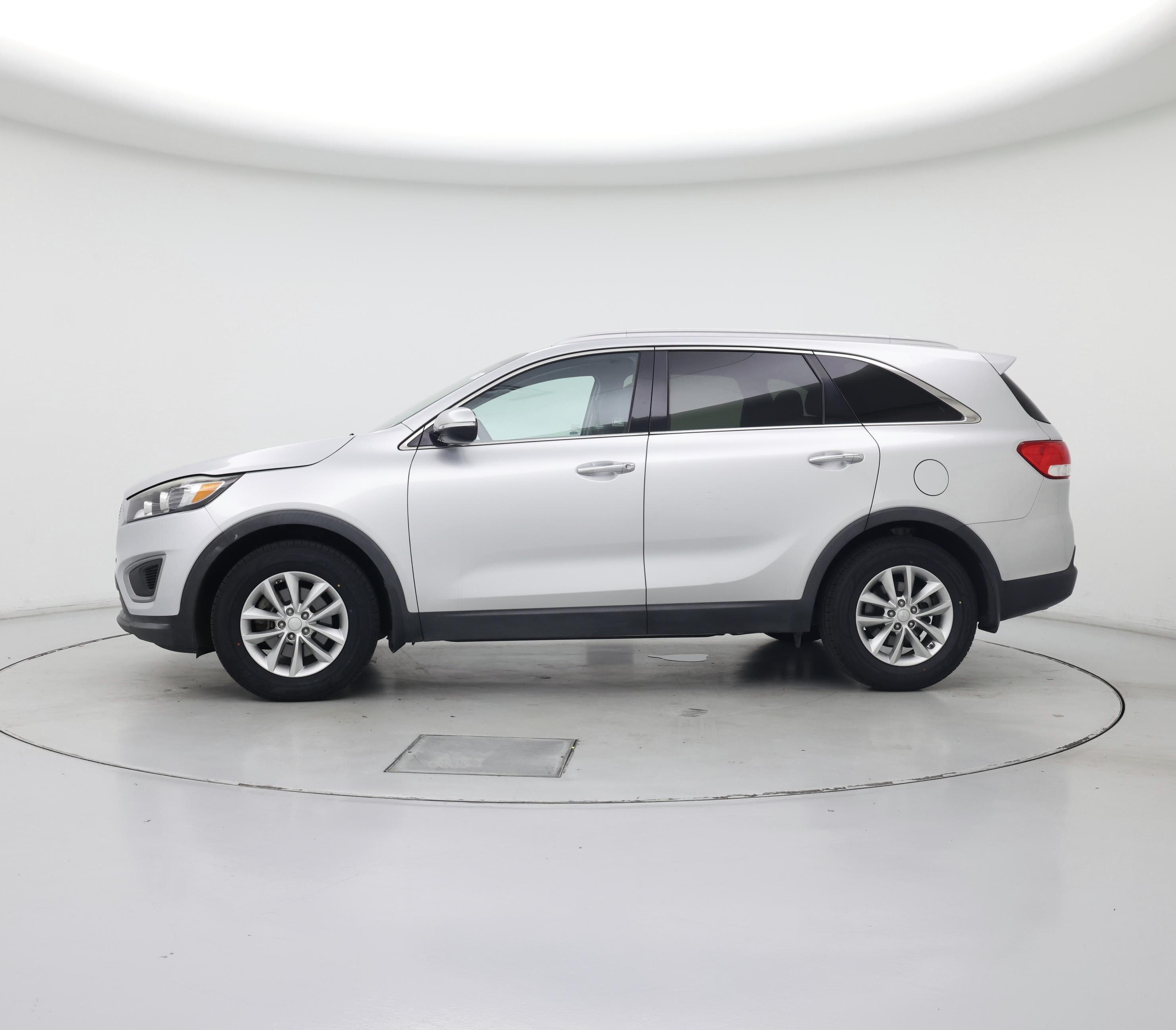 Thumbnail: 2018 Kia Sorento - 3
